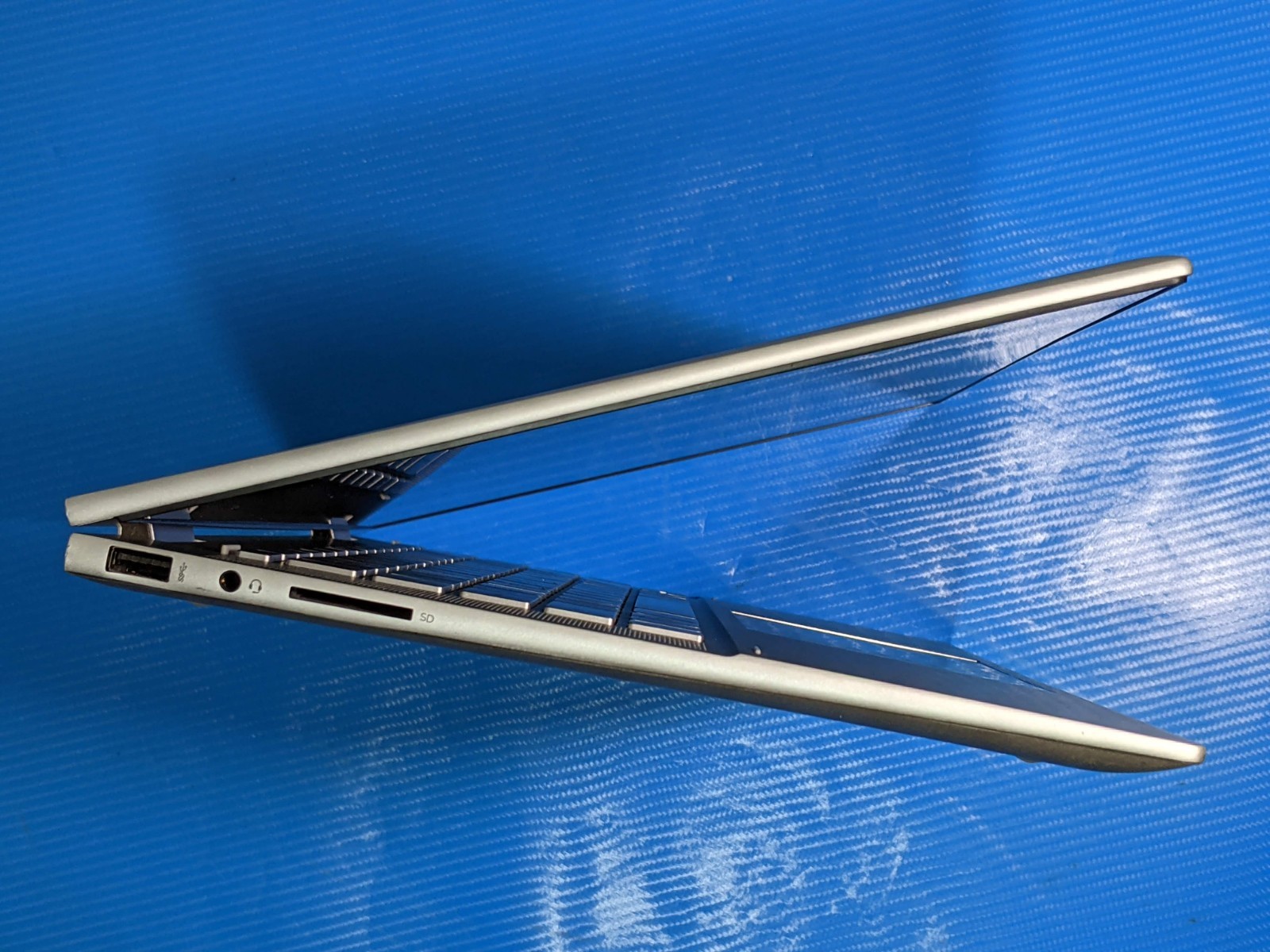 HP Envy x360 2n1 15-ew0013dx 15.6″ FHD TOUCH i5-1235U 1.3GHz 8GB 256GB W11H +PA