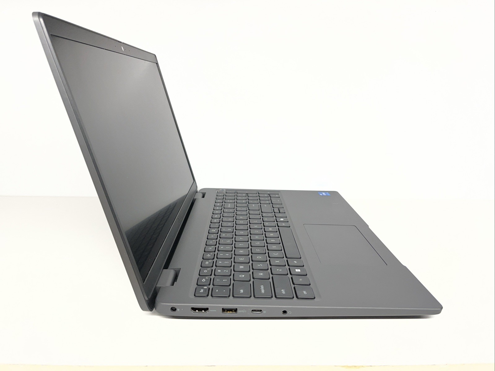 Dell Latitude 3550 15.6″ i5-1335u @1.3Ghz 8GB RAM DDR5 256GB Win11 Pro Power Ad