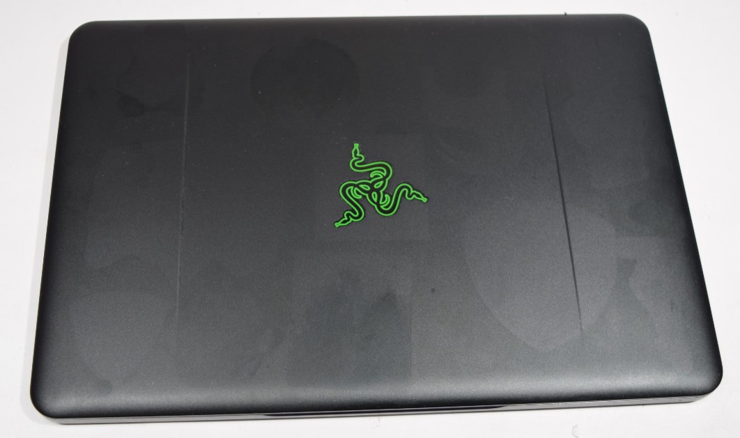 Razer Blade 14″ 256GB SSD i7-7700HQ 16GB RAM NVIDIA GTX 1060 Win 11 *NO BATT*