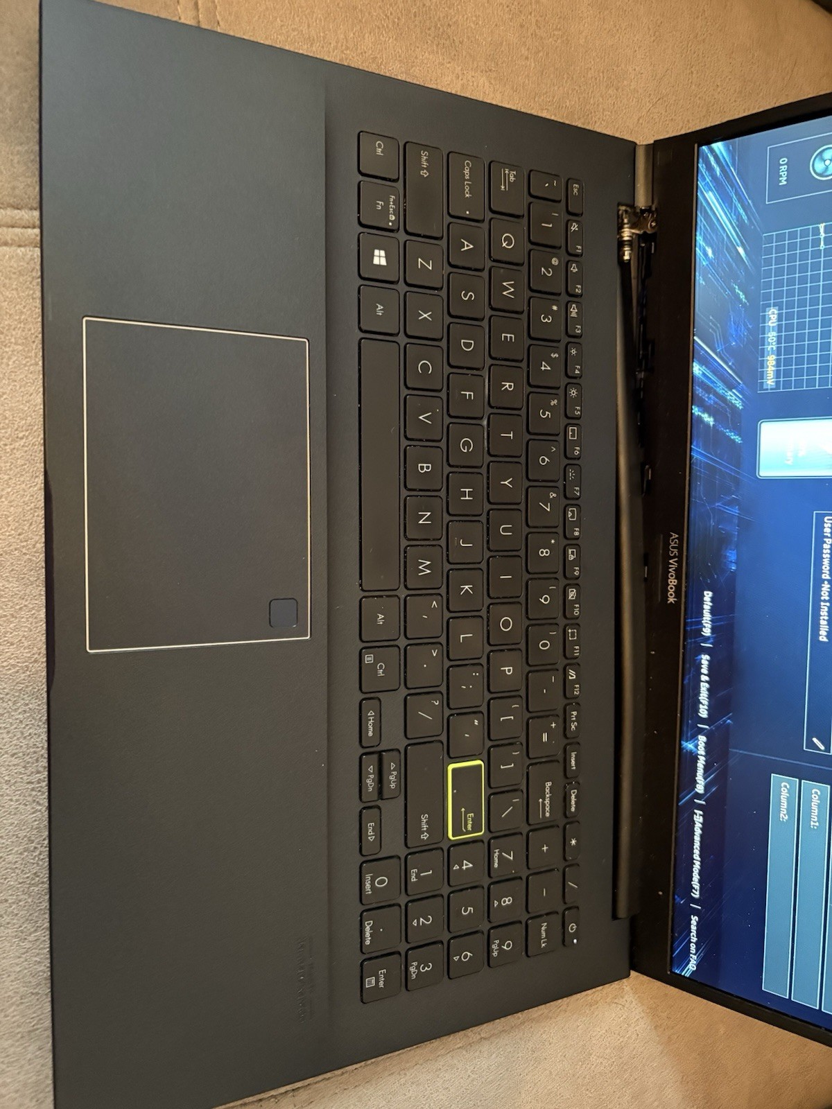 ASUS VivoBook 15 F513EA i5-1135G7 8GB NO SSD/Charger Broken Hinge – PARTS/REPAIR