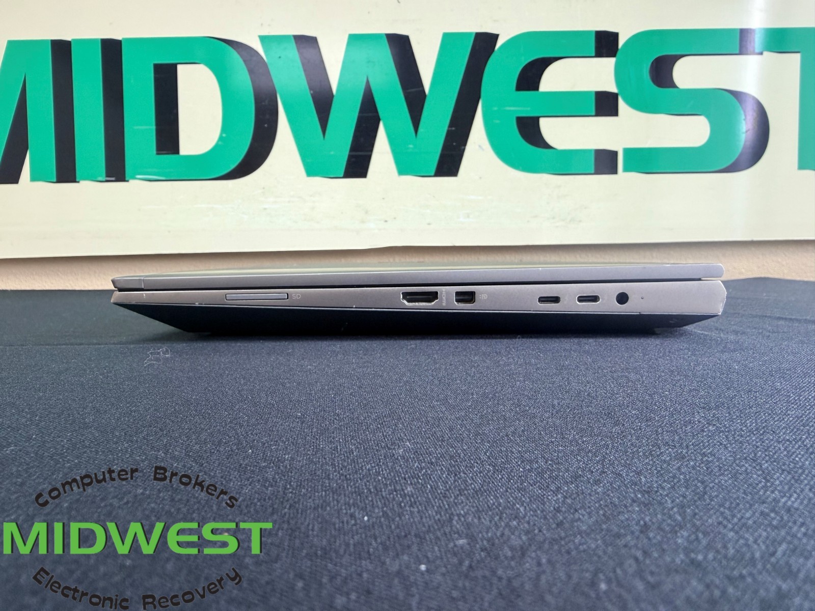 HP ZBook Fury 440 G8 i7-1185OH 2.5GHz 32GB 512GB SSD