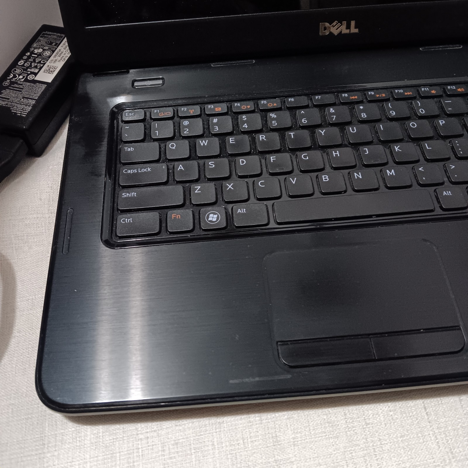 Dell Inspiron N5040 15.6″ Laptop i3-380M 2.53GHz 3GB RAM Charger-No OS/Battery