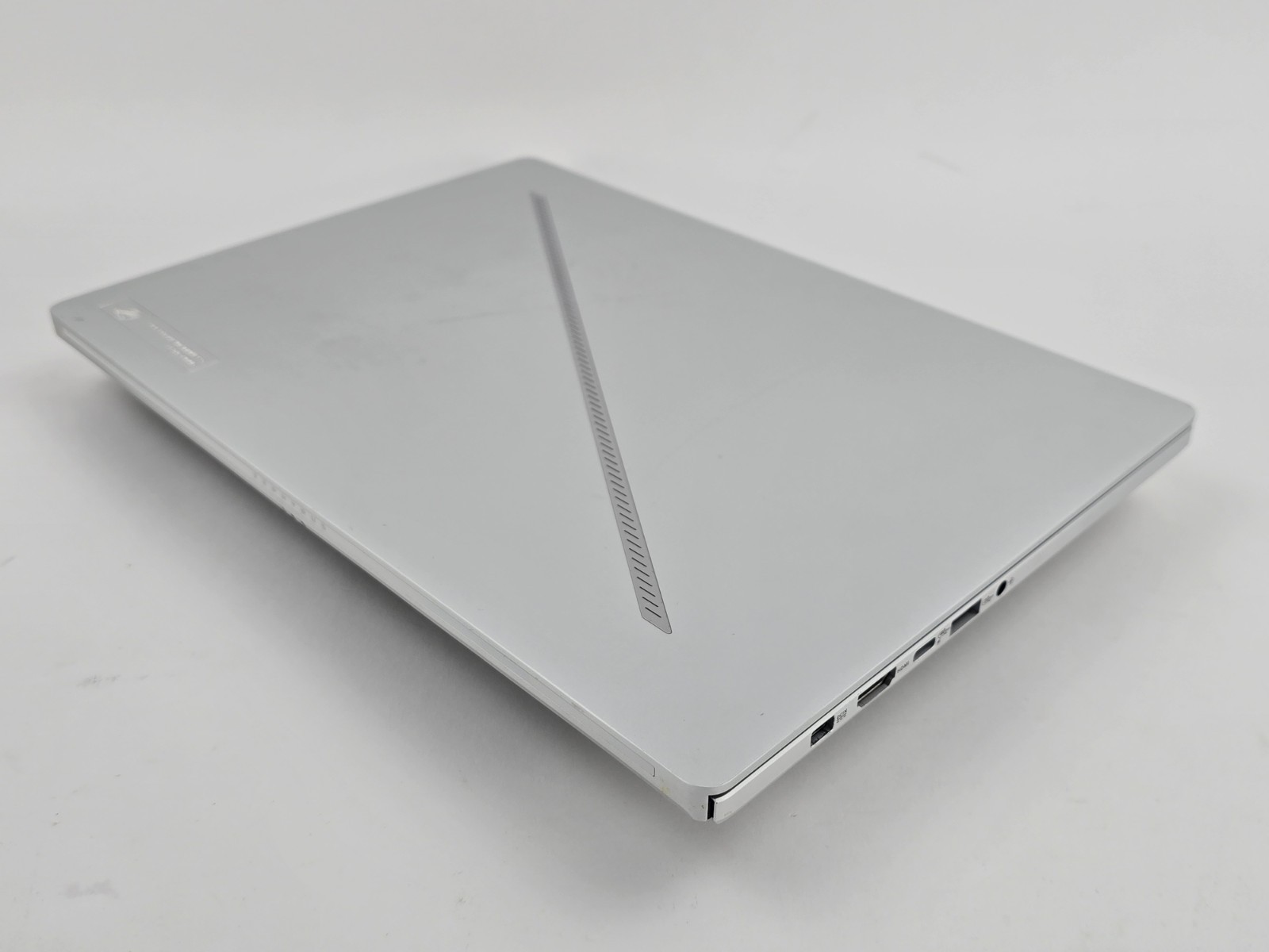 ASUS ROG Zephyrus G14 3K 120Hz OLED Ryzen 9 8945HS, 16GB/1TB, RTX 4060 – Used