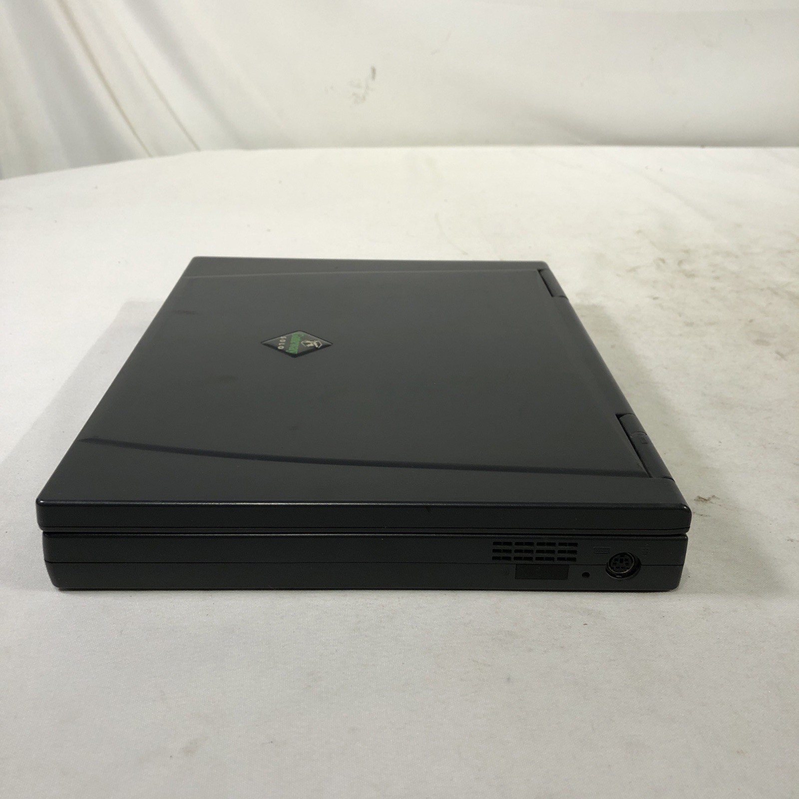 Vintage Gateway Solo 5150 Laptop – Grey *UNTESTED*