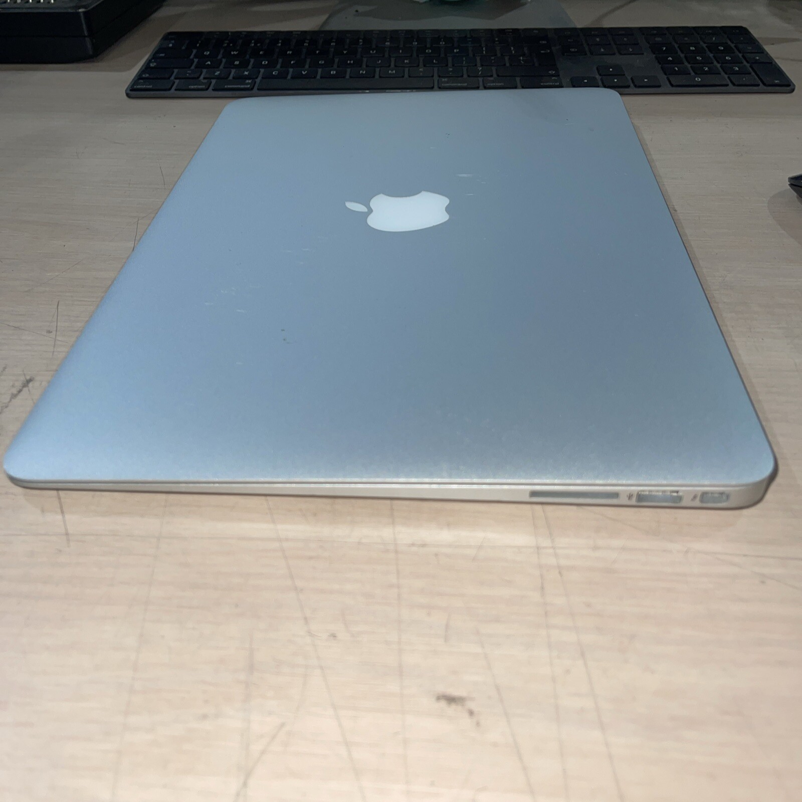 Apple Macbook Air MID 2013 13″ i5-4250U 1.3GHz 4gb RAM NO HD