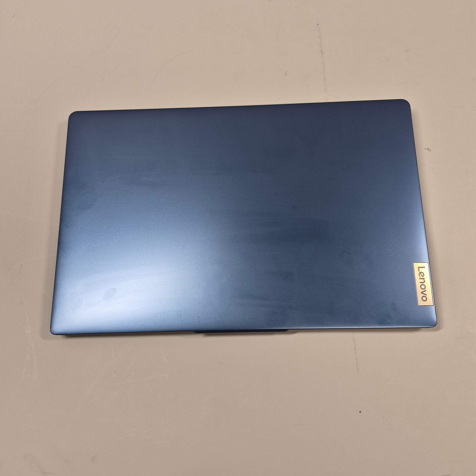 Lenovo IdeaPad Slim3 15IAN8 15.6″ i3-N305 1.8GHz 8GB RAM 256GB SSD