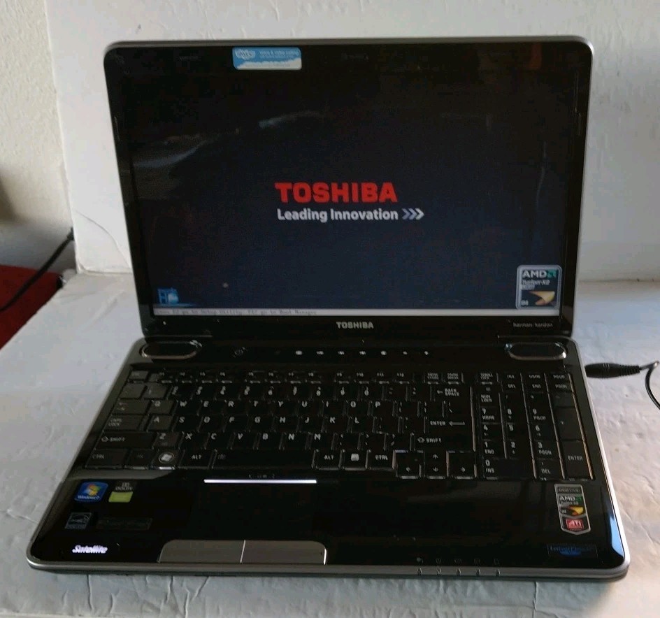 TOSHIBA SATELLITE A505D-S 15.6″ 500GB 8GB AMD Turion X2 Ultra 2.30 GHz Win 7 PRO