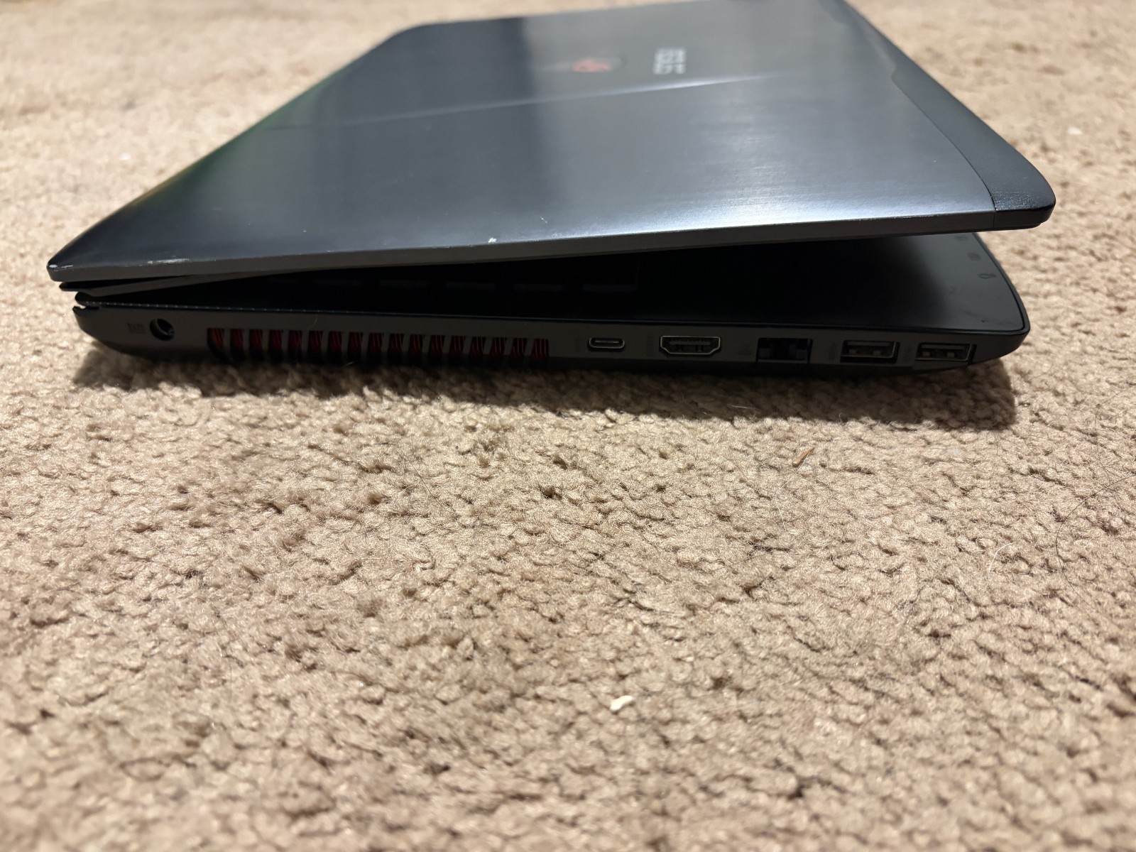 ASUS ROG GL552VW Core i7-6700 16GB 250GB SSD NVIDIA GTX 960M 15.6″ Gaming Laptop