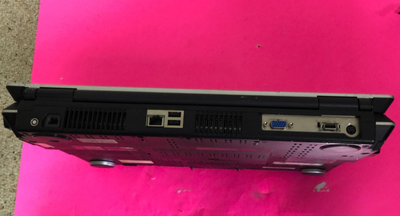 TOSHIBA QOSMIO G35-AV600 Core2 Due 17″ Laptop 4GB 2X 250GB HD WIN XP No Battery