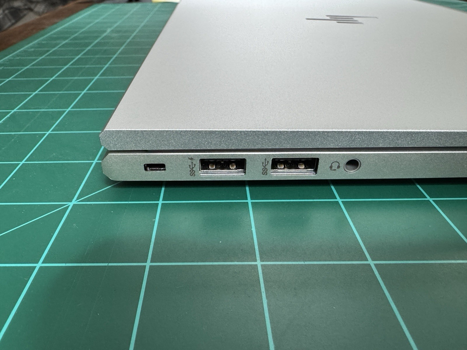 A+ HP EliteBook 845 G8 Ryzen 5 Pro 5650U @ 2.3GHz (6-Cores) 500GB NVMe 16GB RAM