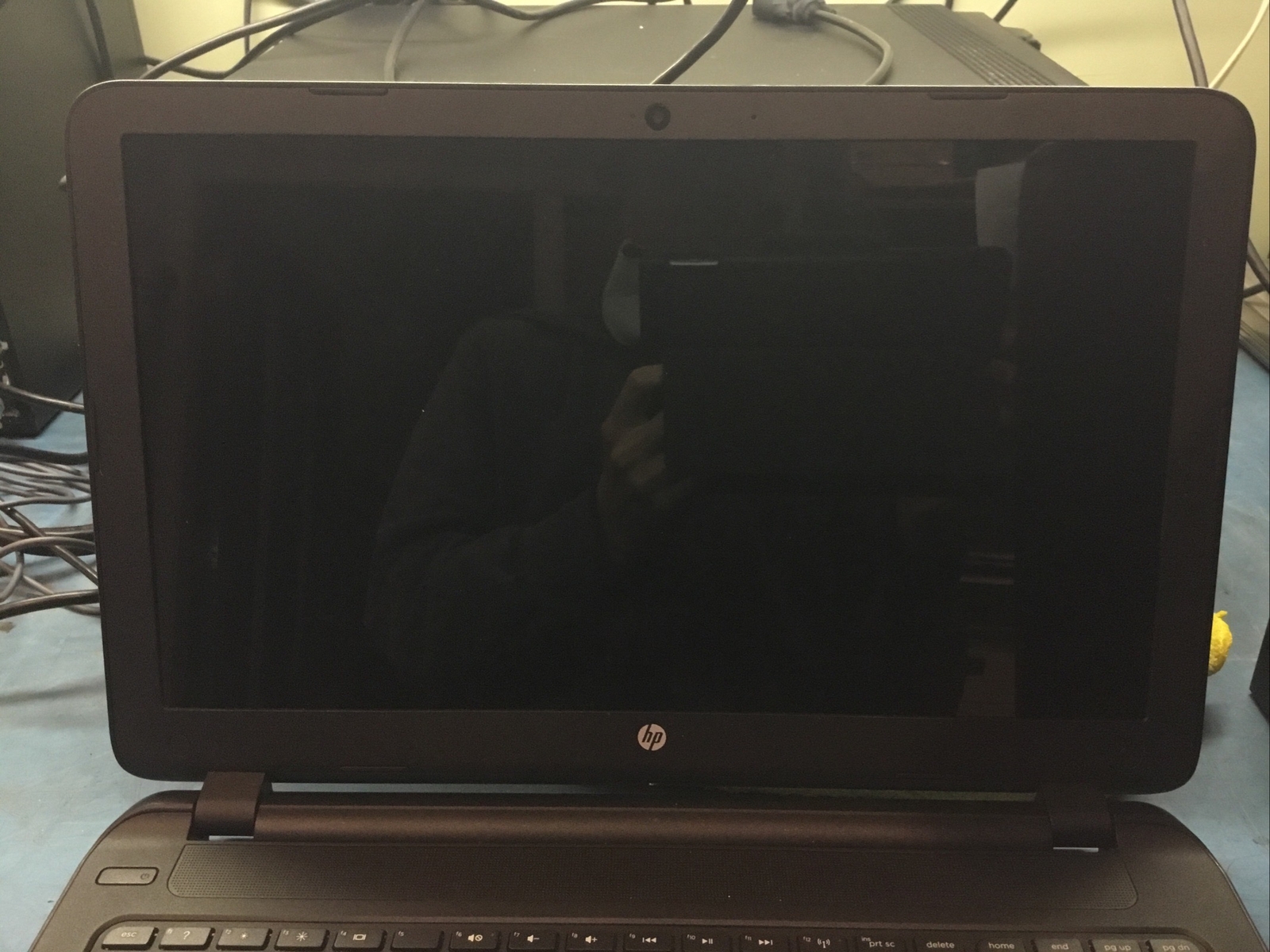HP 15-f305dx 15.6in. (500GB, AMD, 2GHz, 4GB) Windows 10, E1