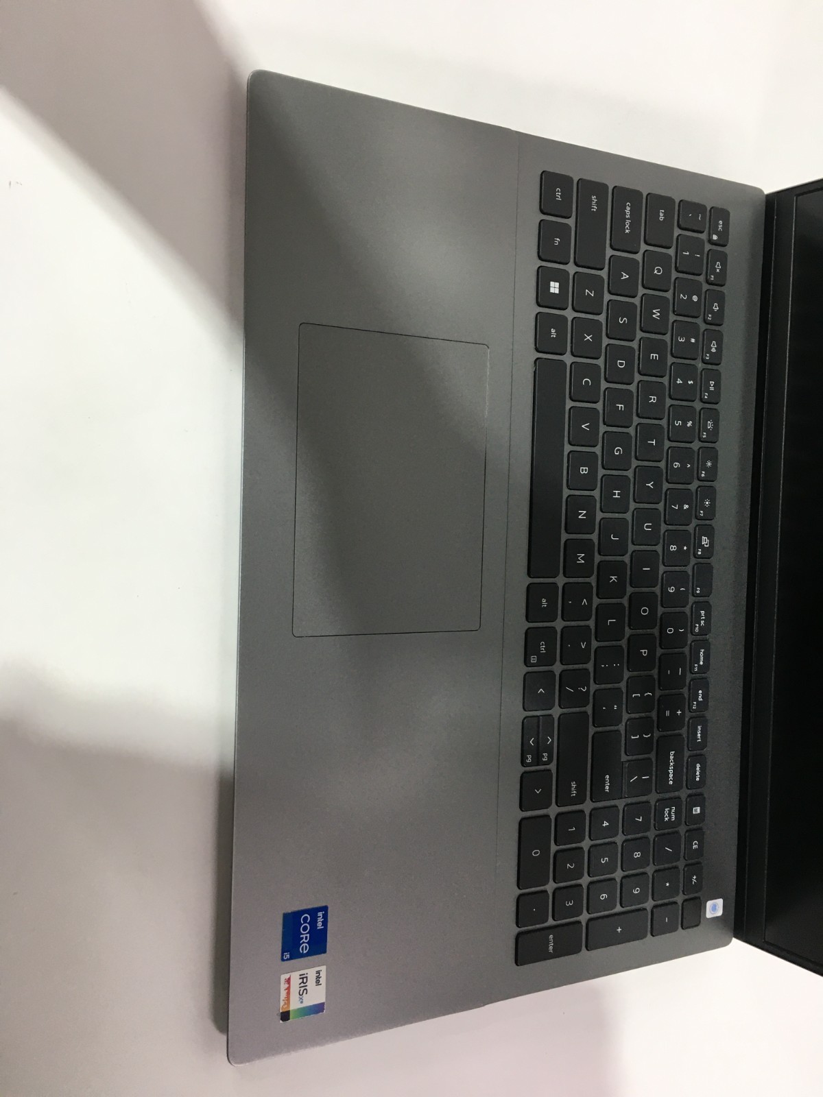 Dell Vostro 5620 i5-1240P 16GB RAM 256GB SSD Win 11 Pro 16″ Laptop