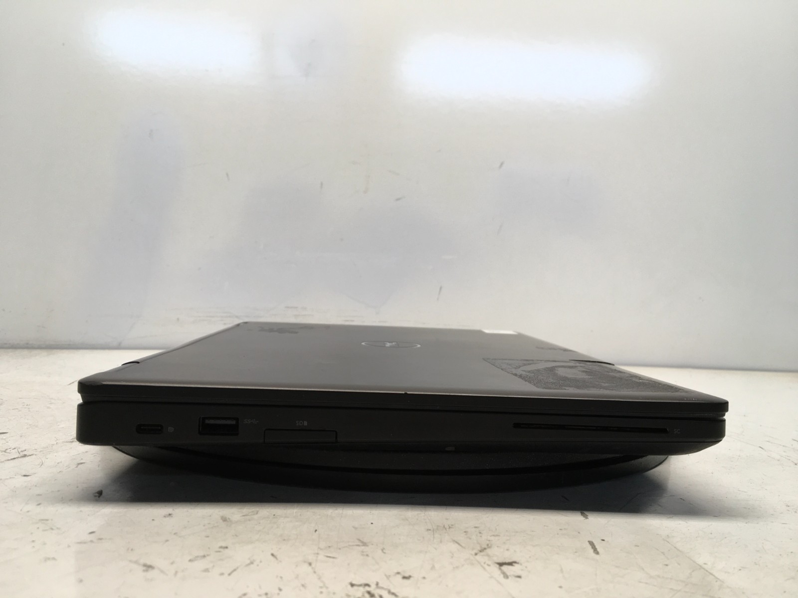 Dell Latitude 5480 Intel i7-7820HQ 2.9GHz 4 GB NO HDD
