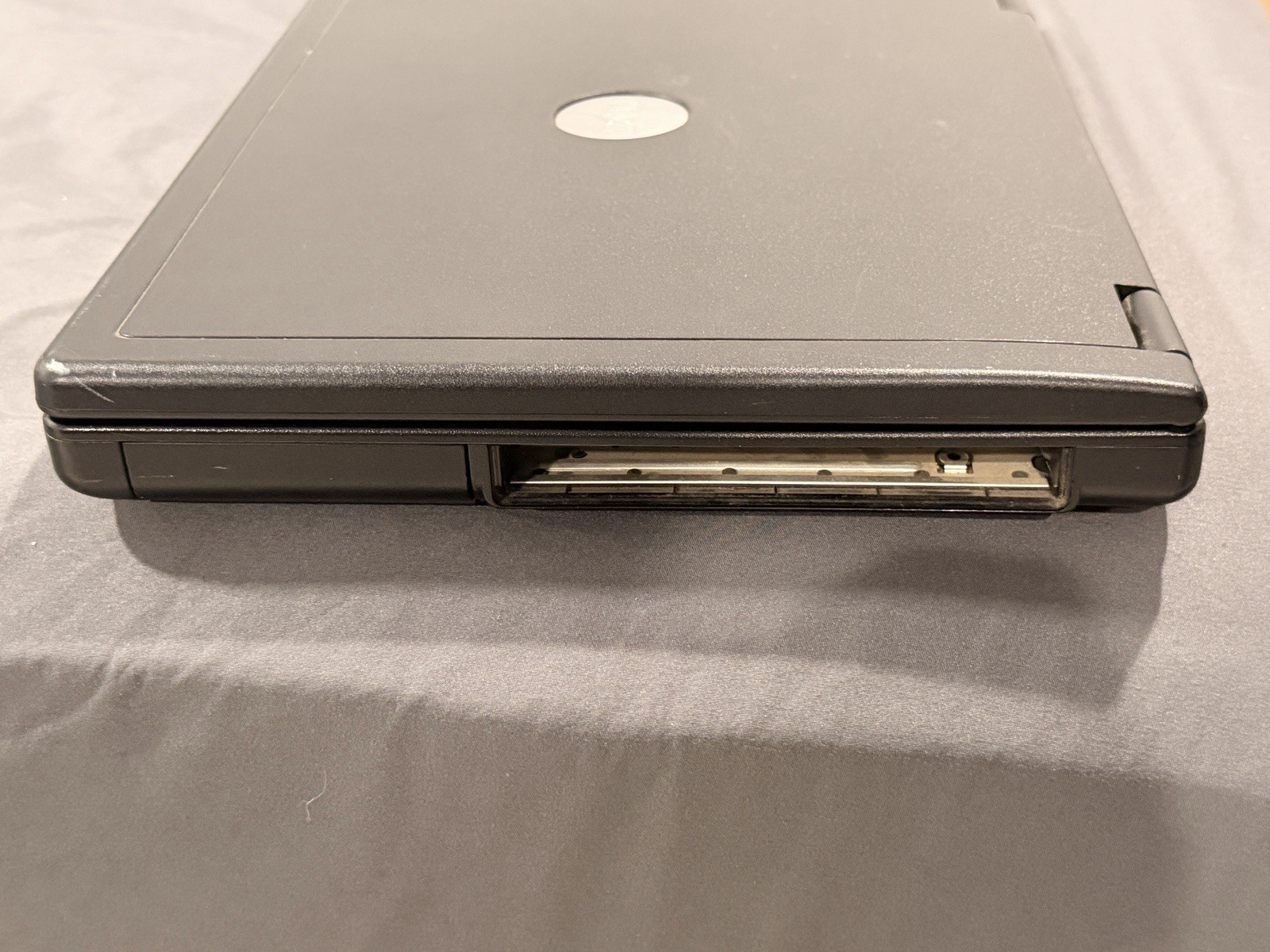 Dell Inspiron1000 14.1″ Celeron 2.4GHz 256MB noHDD noCD-ROM – No Charger 4 parts