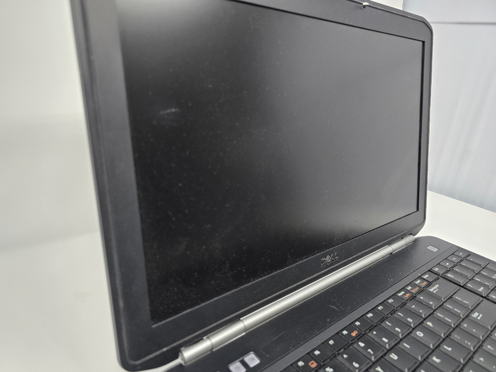 Dell Latitude E5520 Laptop Intel Core i5-2520M @2.50GHz 4GB RAM NO HDD OS #62