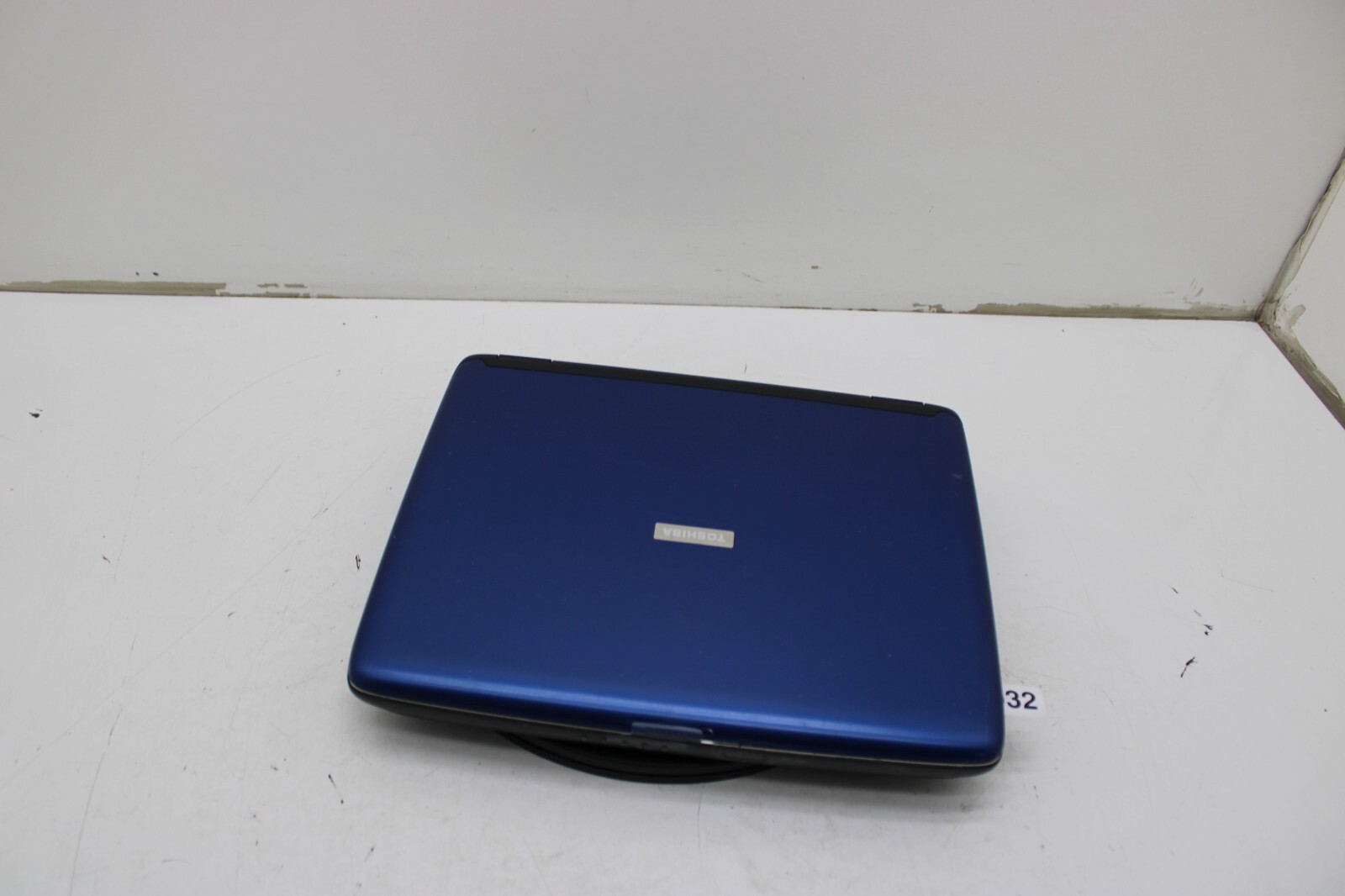 Toshiba Satellite A65-S1062 Laptop Intel Celeron 192MB Ram No HDD or Battery