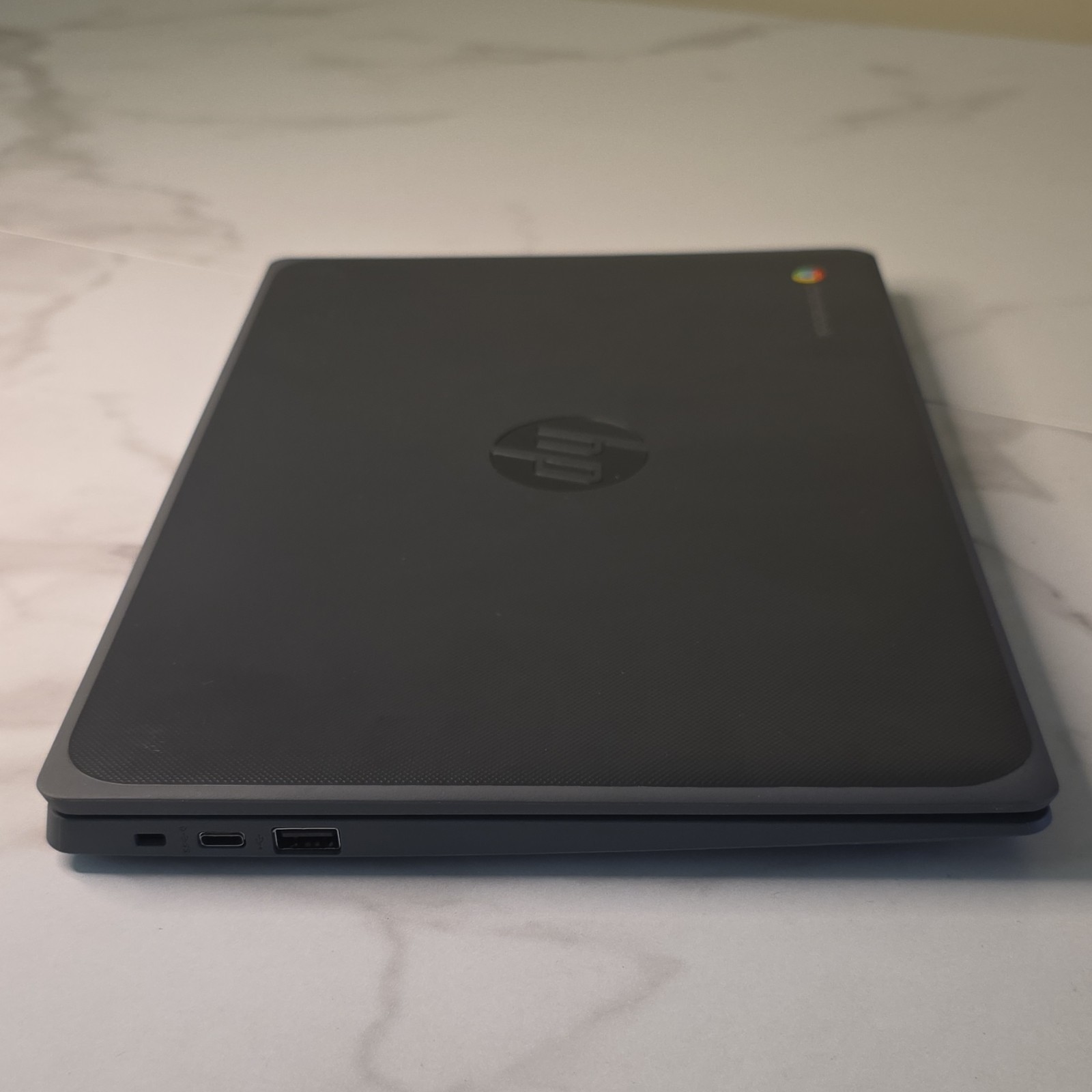 ​HP Chromebook 11A G8 EE – GOOD Condition-Includes Gumdrop Case-FOR PARTS/LOCKED