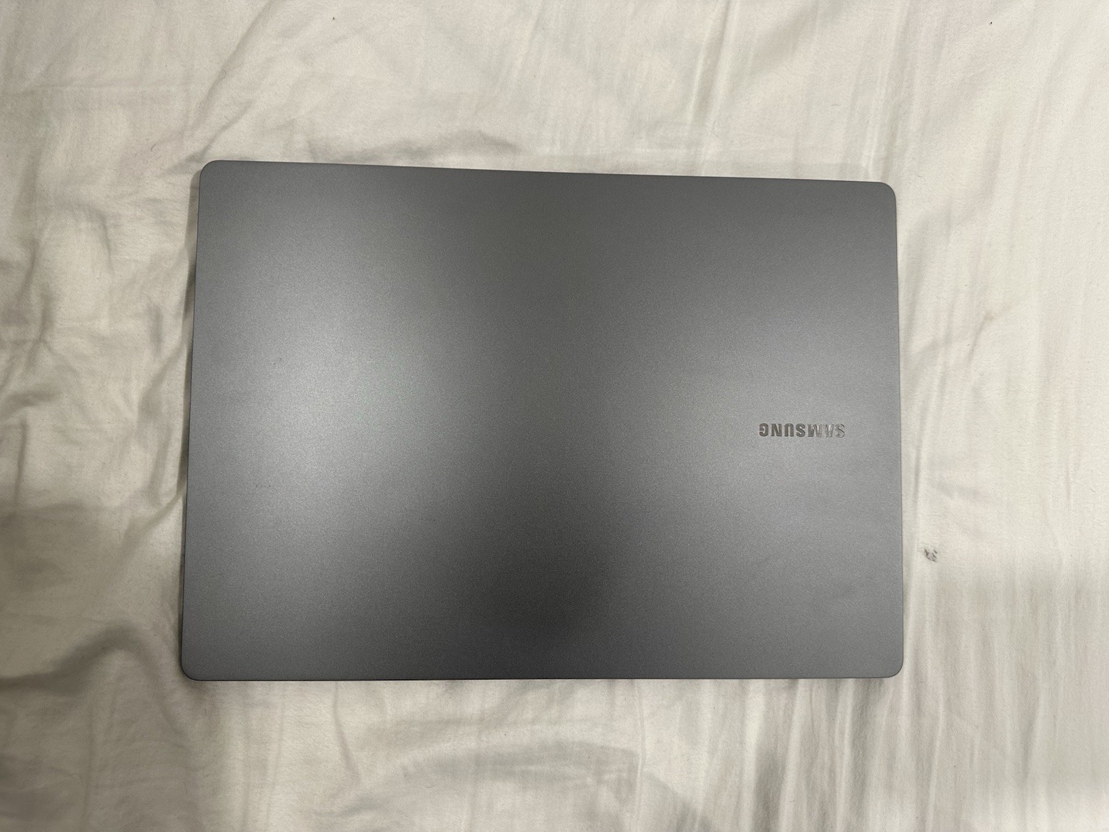 Samsung Galaxy Book 5 pro 14″ Laptop i 7 2gen Gen 16GB 512GB SSD Gray Windows 11