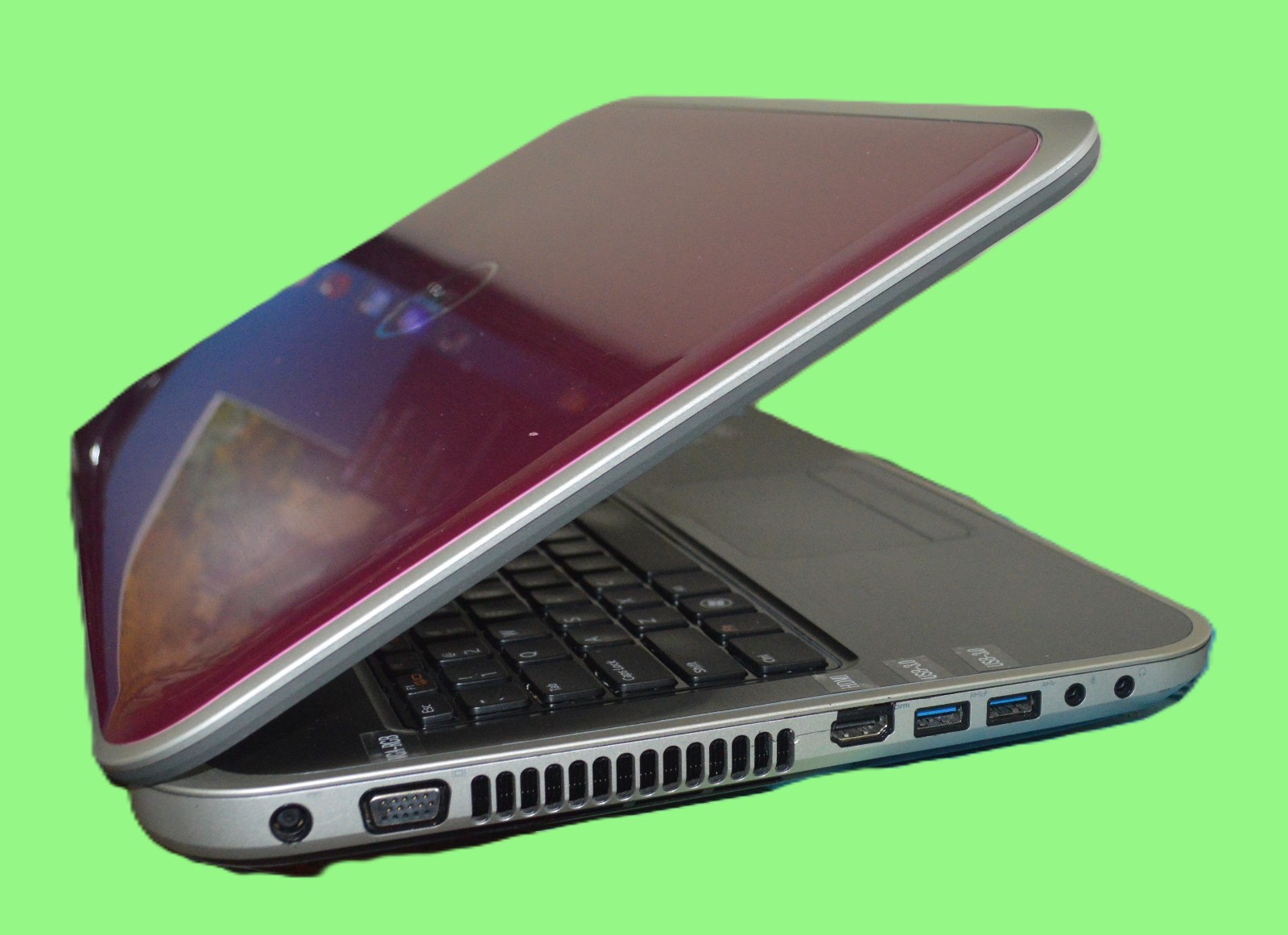 Dell iNSPIRON 5720 17.3″,W11Pro Ai,i7-Quad Core@2.1Ghz,12Gb RAM 512Gb-SSD,USB,Bt