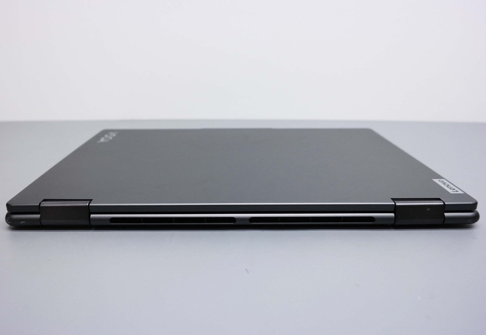 Yoga 7i 16″ Intel Core i5-1335U 16GB RAM 512GB SSD ISSUE