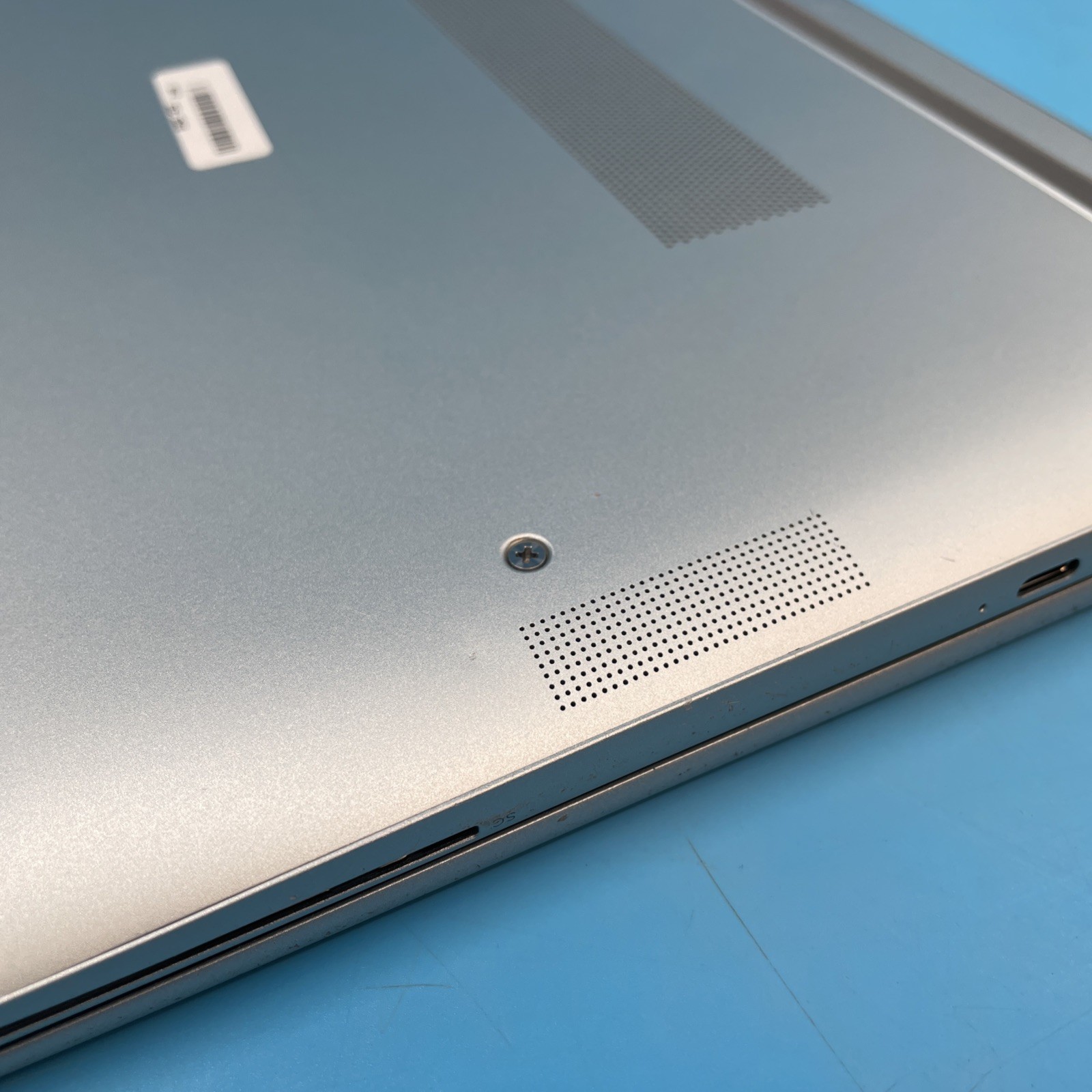 HP EliteBook 840 G10 | i5-1345U | 16GB RAM | 256GB SSD | WIN 11 PRO | 79% BATT