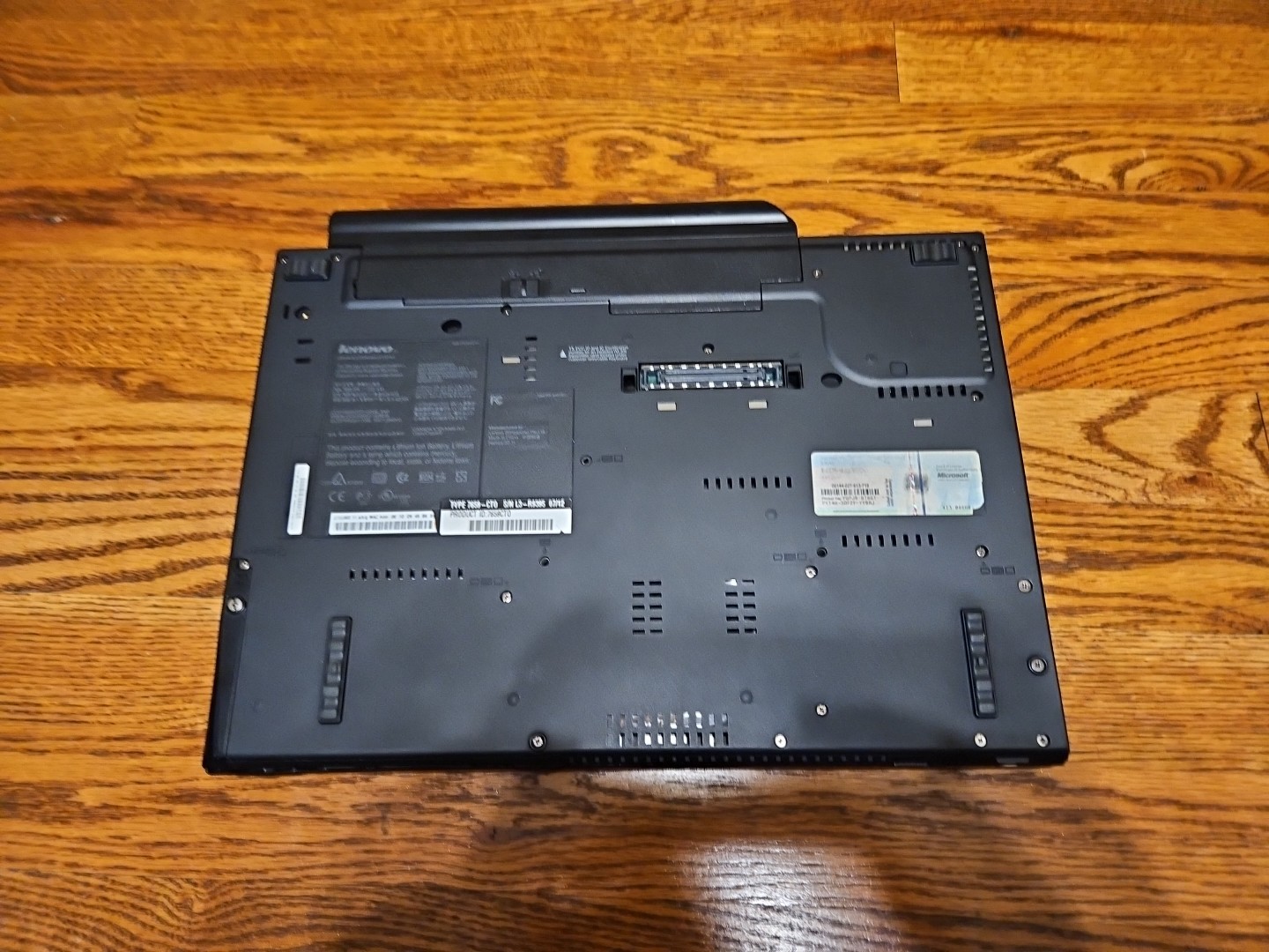 Thinkpad T61 Laptop Intel T7500,4GB/160GB/1280×800 Win XP Ready to Use