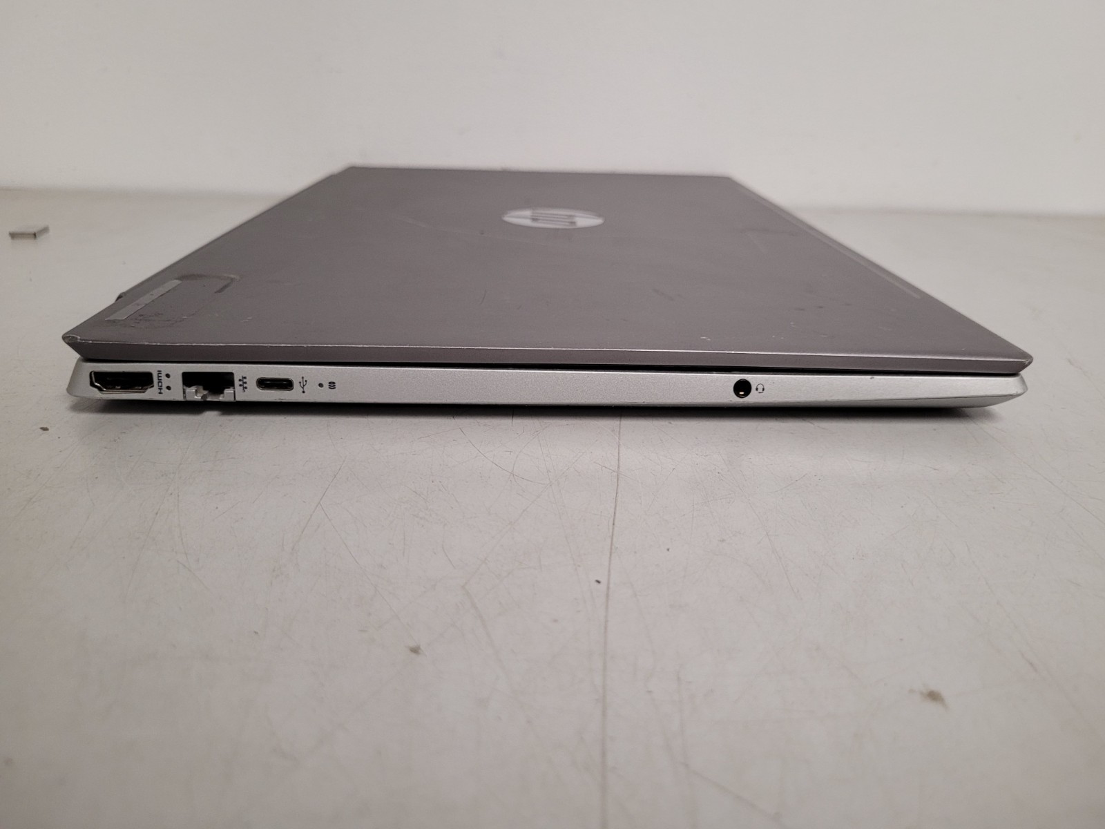 Hp pavilion 15-cs2064st i7-8565u 1.8ghz 8gb ram 240gb ssd charger 5CD9415DNQ