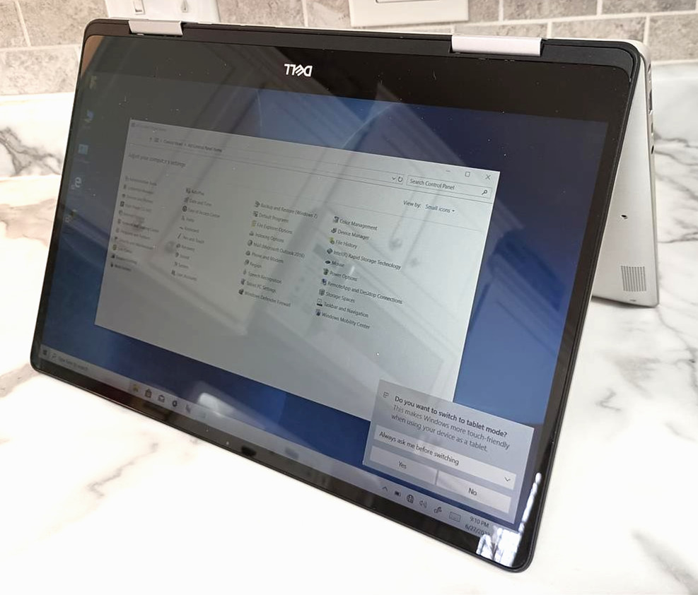 Dell Inspiron 7586 2 n 1 Touch S. i5-8265U, 16GB 512 M.2 SSD W10 Excell. Cond!