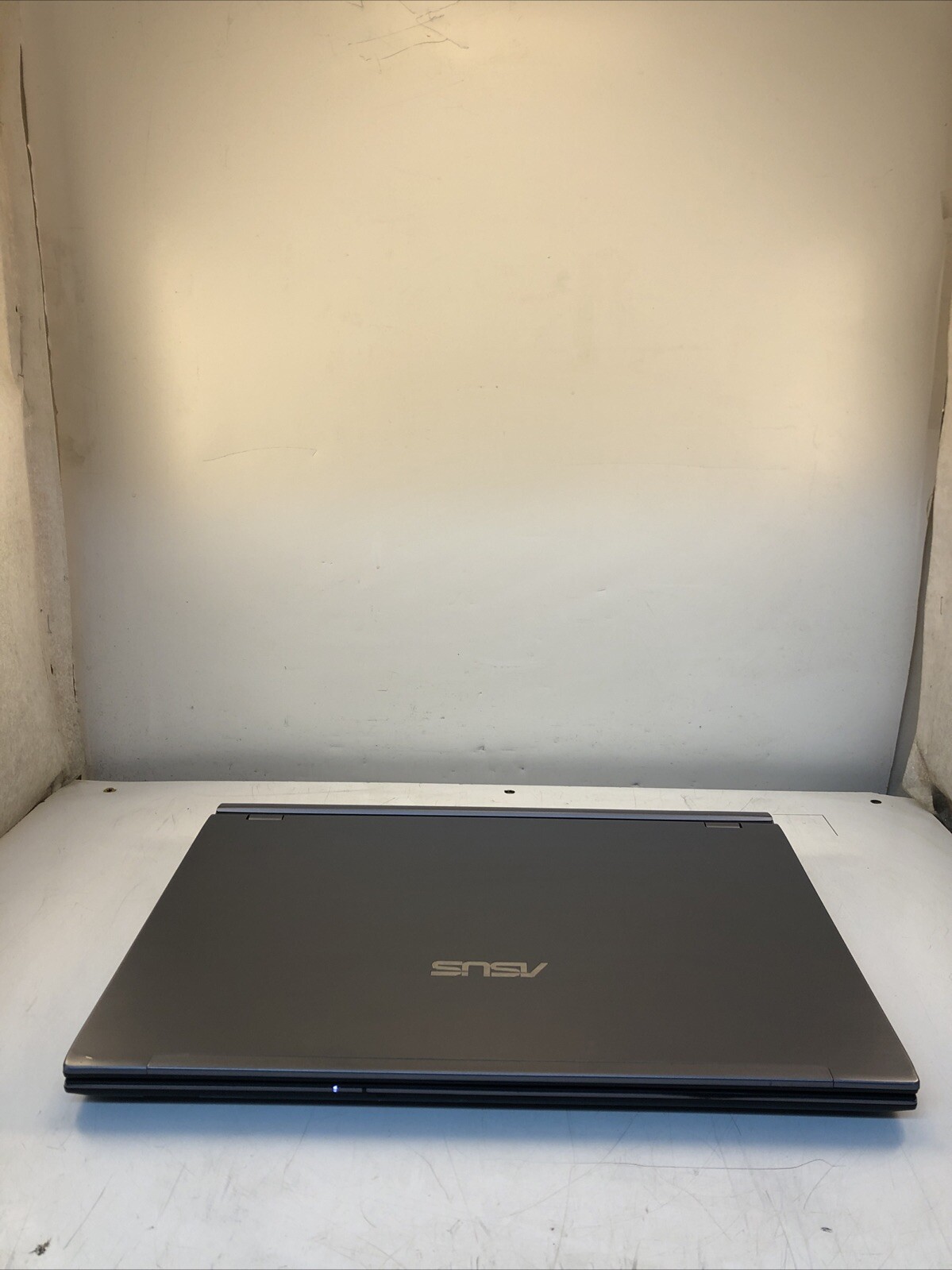 ASUS U56E – BBL6 Powers On bad screen untested unknown cpu