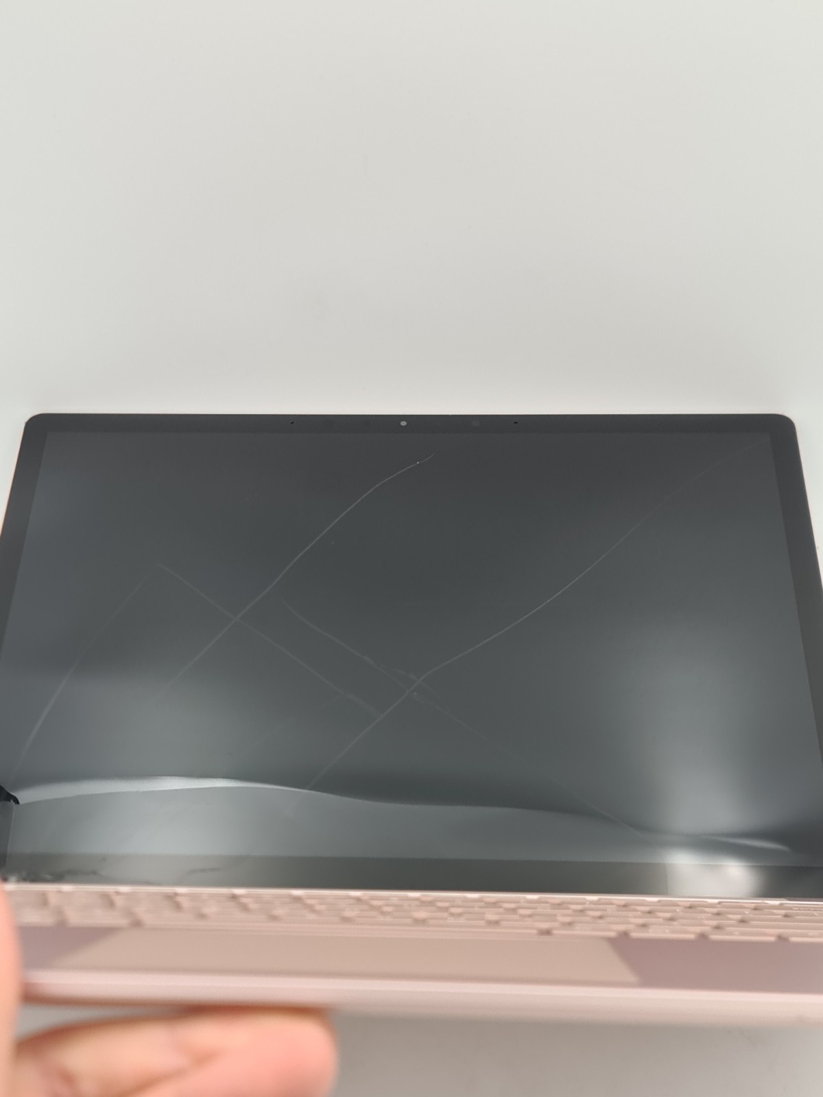 Microsoft Surface Laptop 4 – 13.5” Ryzen 5 | 16GB RAM | 256GB SSD (READ DESC)50C