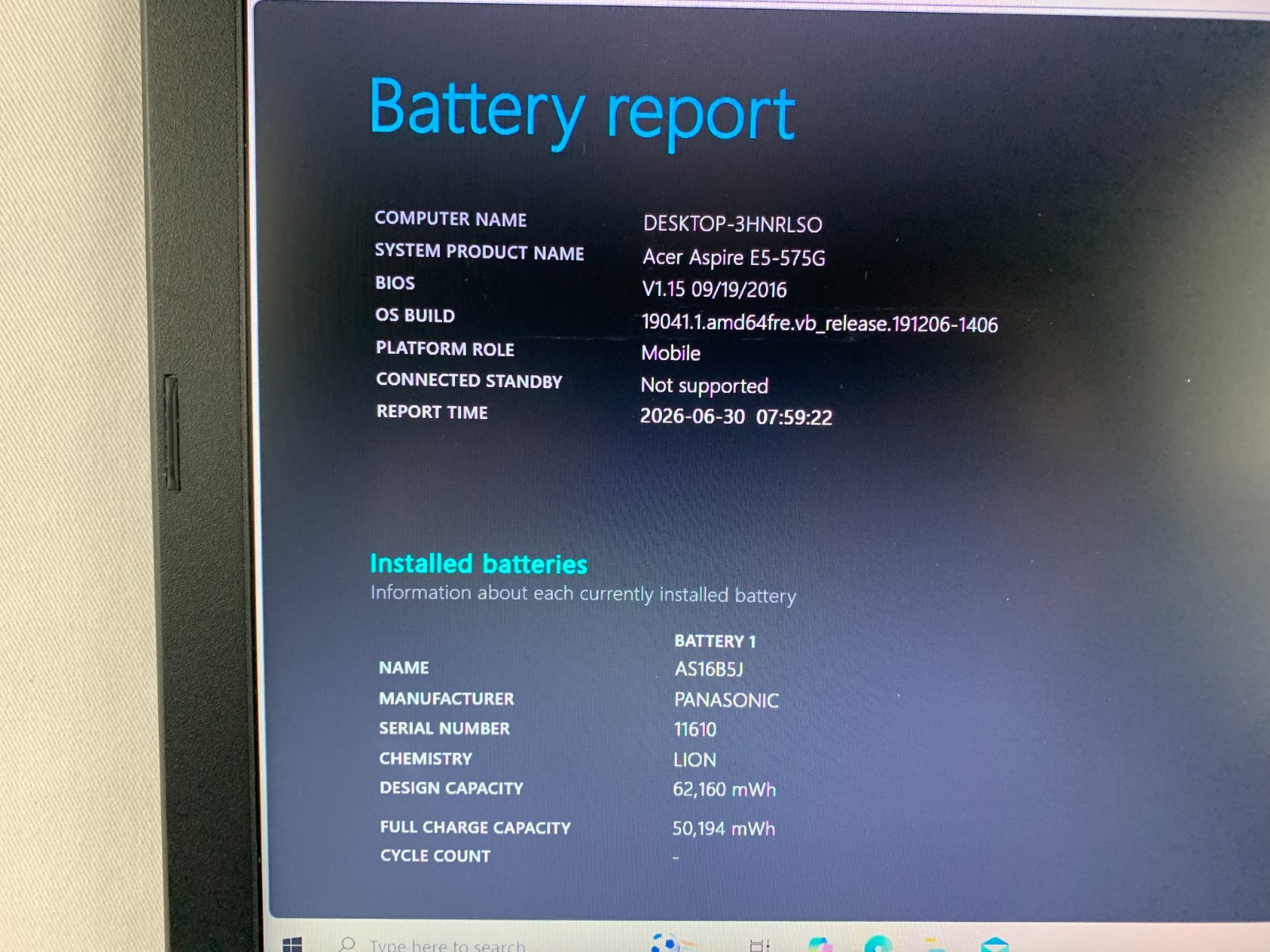Acer Aspire E5-575 Laptop Intel Core i5-7200U 2.5GHz, 8GB RAM, 256GB SSD, W10H