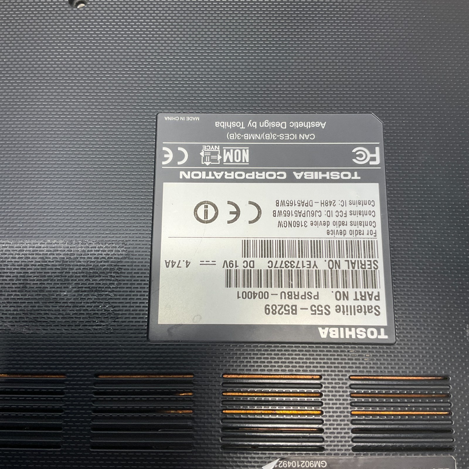 Toshiba Satellite S55 Laptop Intel core i7 4th Gen FOR PARTS ONLY BROKEN LCD