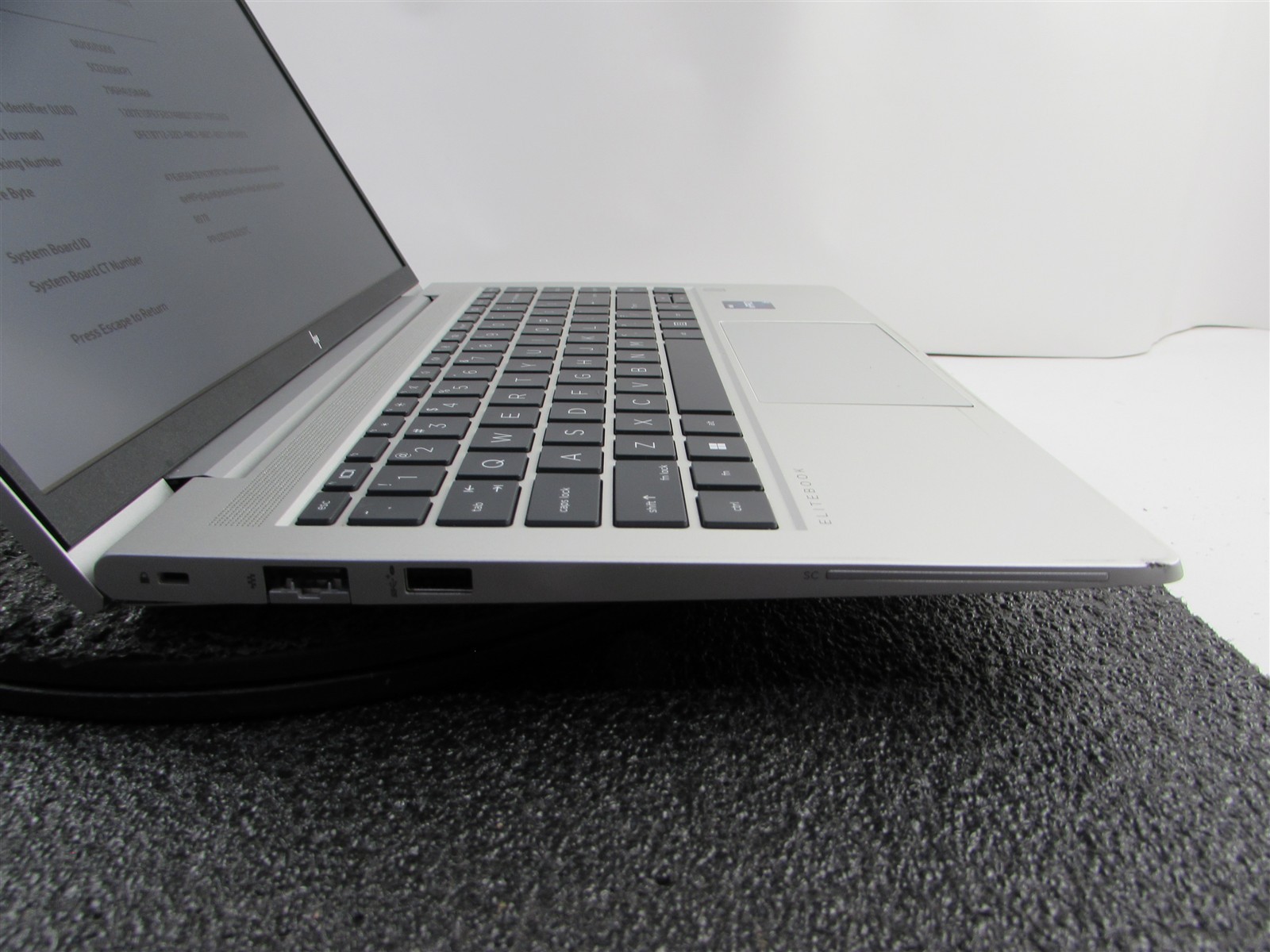HP ELITEBOOK 640 (G9) 1920X1080 FHD TOUCHSCREEN I7-1270P NO SSD 4GB RAM NO O.S