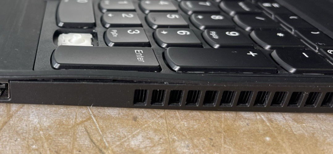 LENOVO THINKPAD T590 i7-8565U @ 1.80GHz, 16GB RAM, NO HDD/OS – (FOR PARTS)