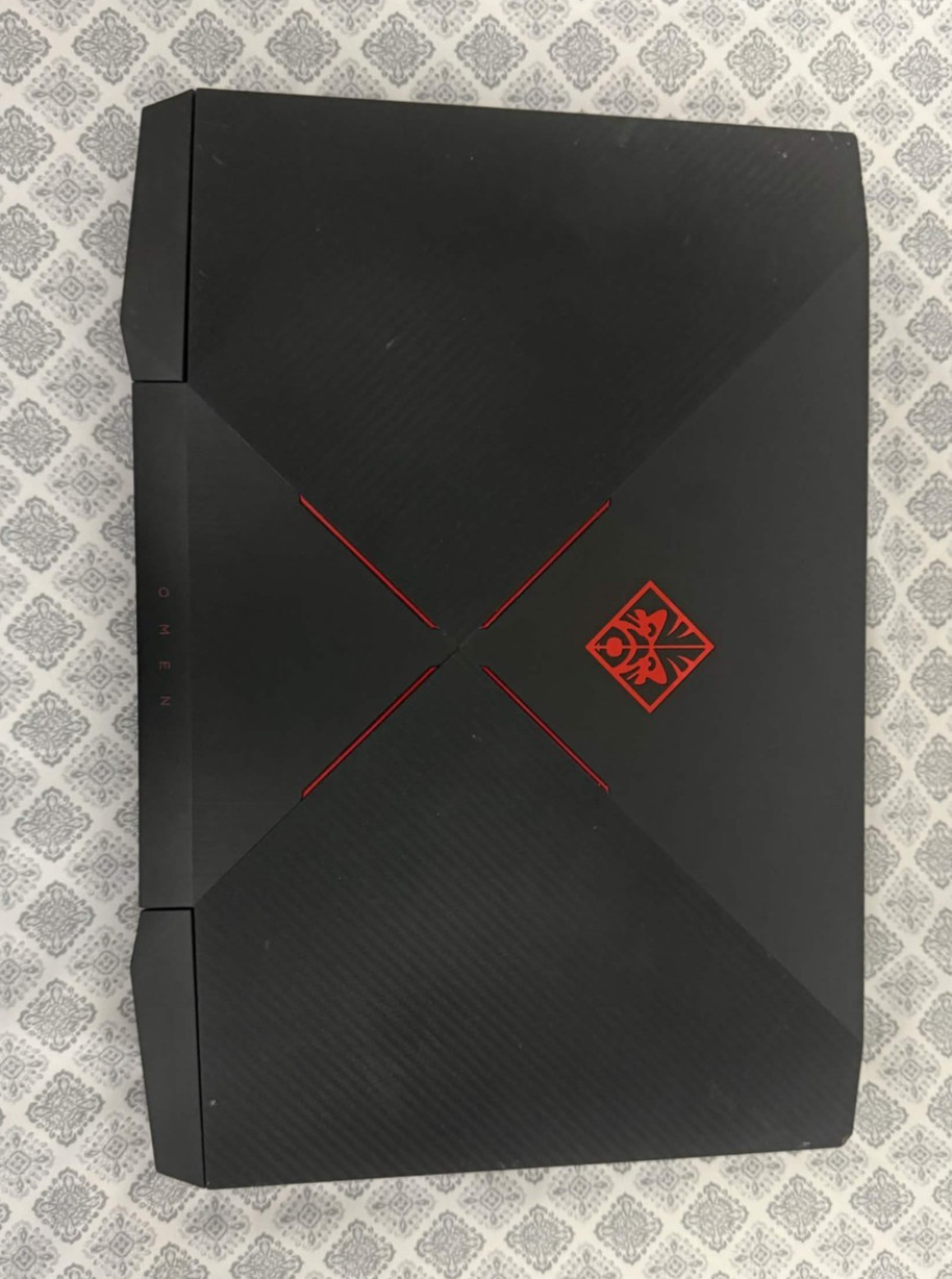 HP OMEN 15-ce011dx i7 GTX 1050 15.6” 16gb Ram Gaming Laptop