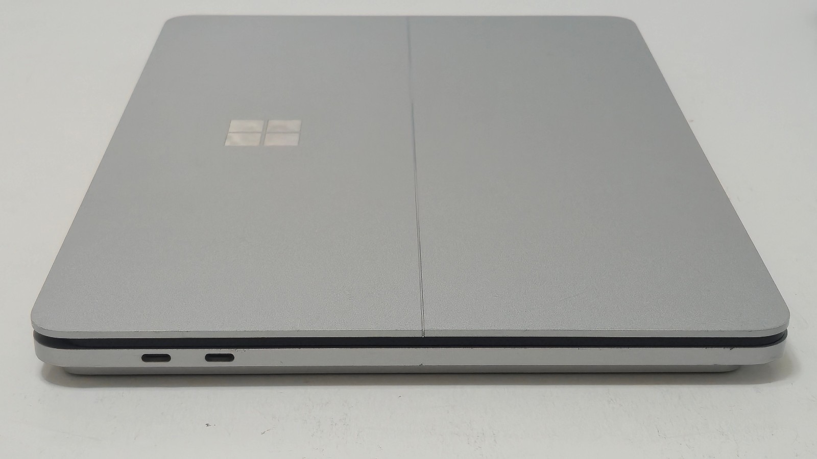 Surface Laptop Studio 1964 Core i7-11370H 32GB RAM 1TB SSD 14.4″ A2000 GPU 4 GB