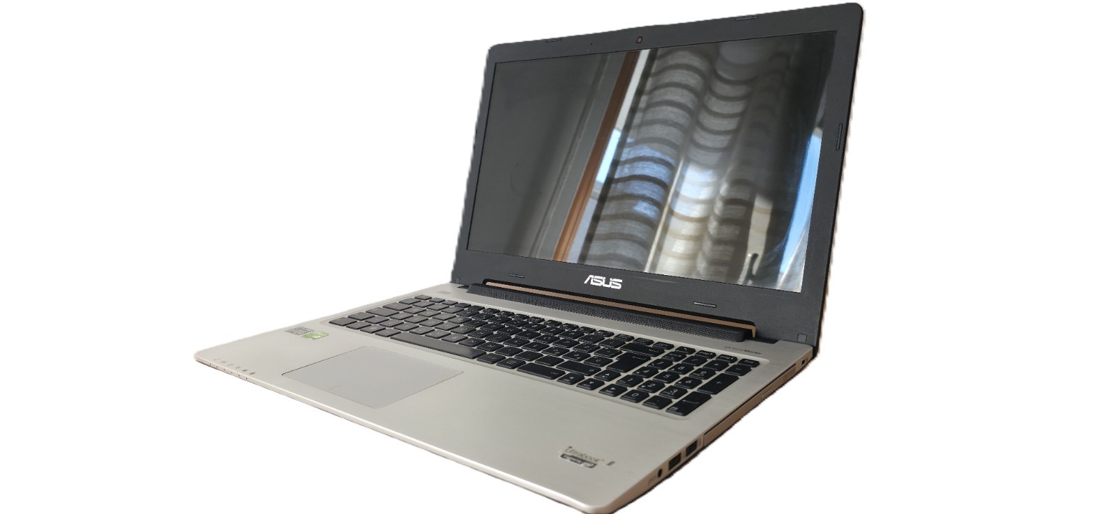 Asus S56CB-XX172H-Intel I5+Geforce Gt740M Notebook.