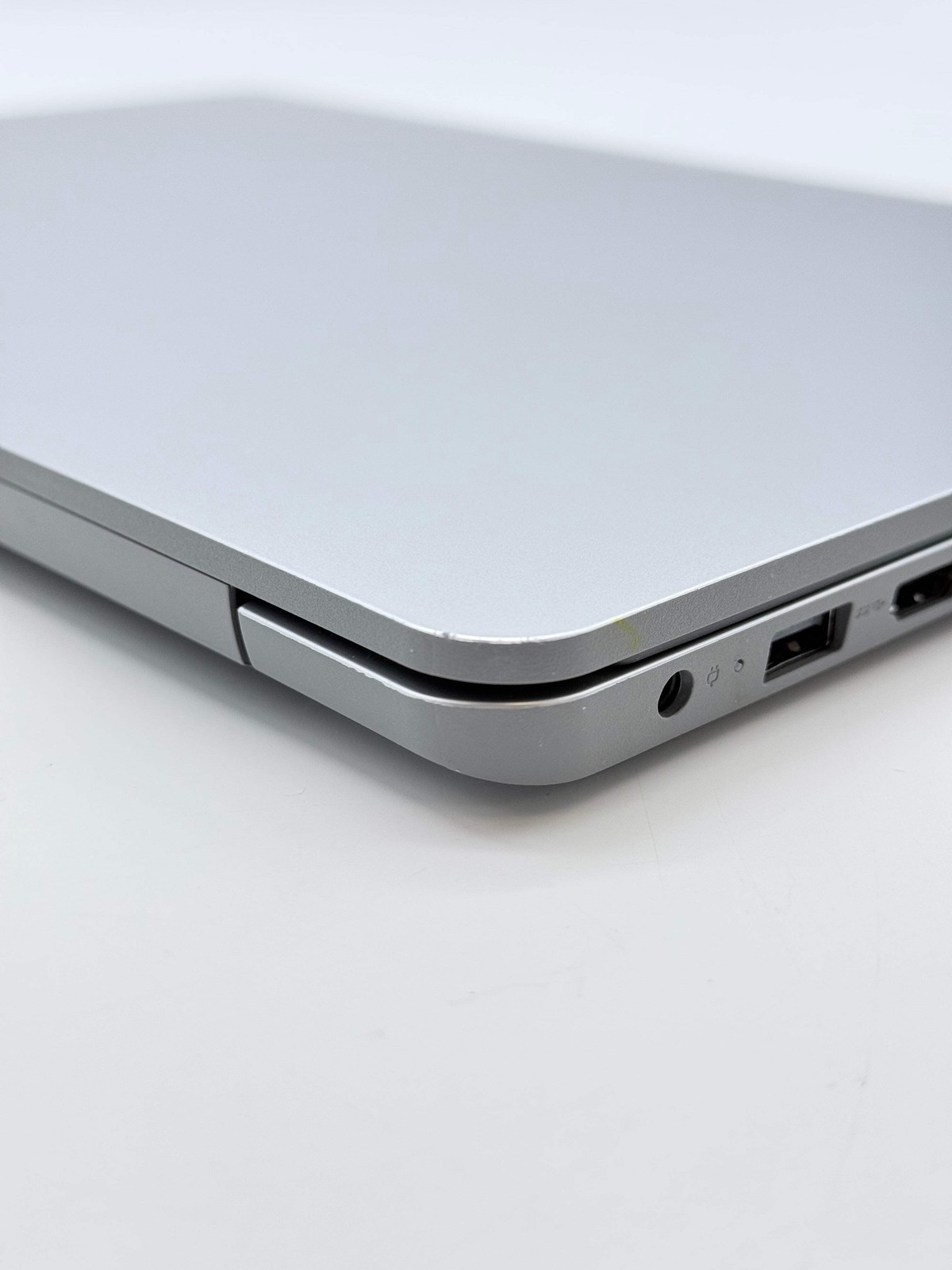 Lenovo IdeaPad 1 14IGL7 14″ 4GB RAM 1TB SSD Silver