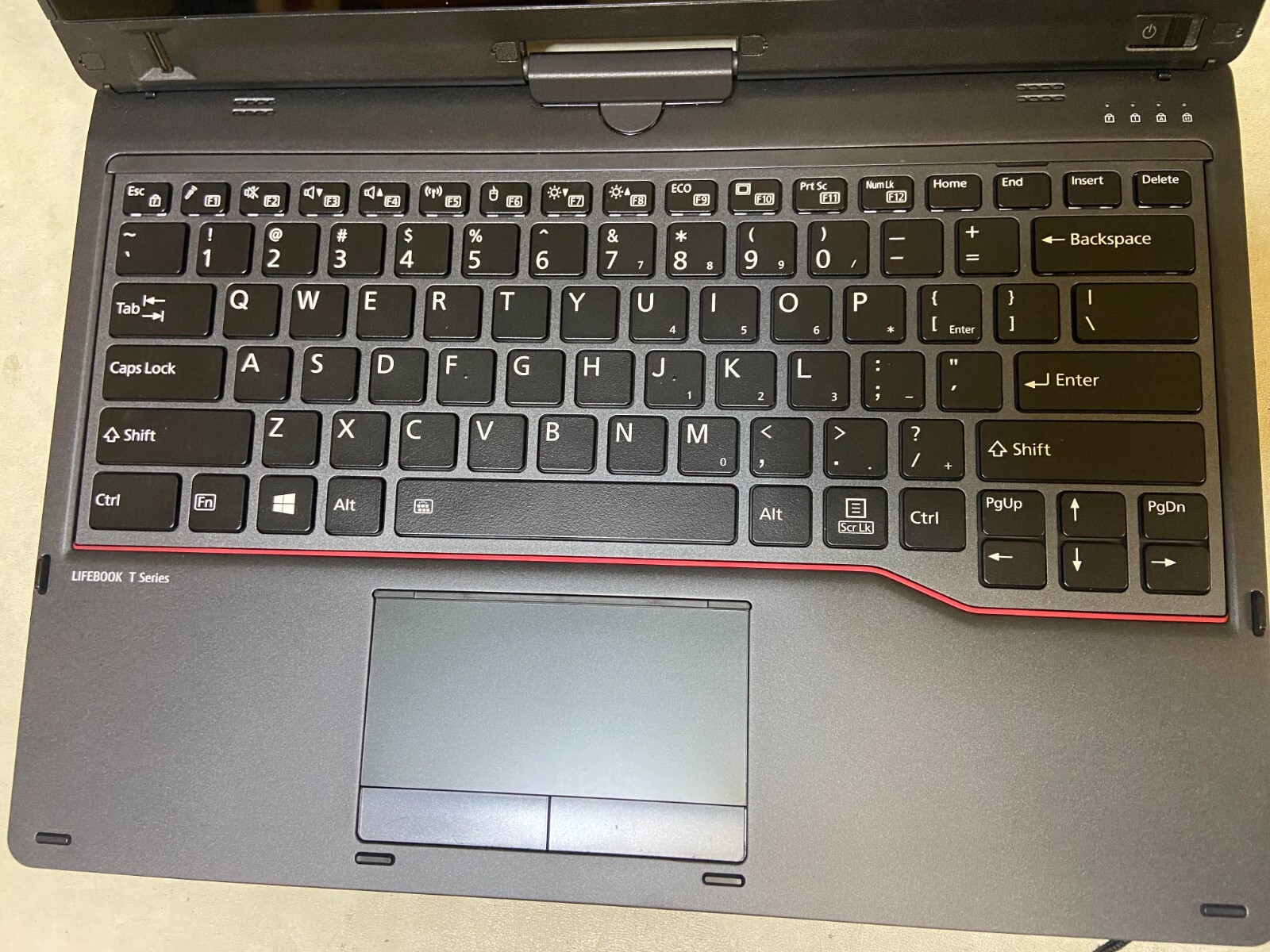 Fujitsu T937 Lifebook Touchscreen 2-1 Convertible(256GB SSD, Intel Core i5, 8GB)