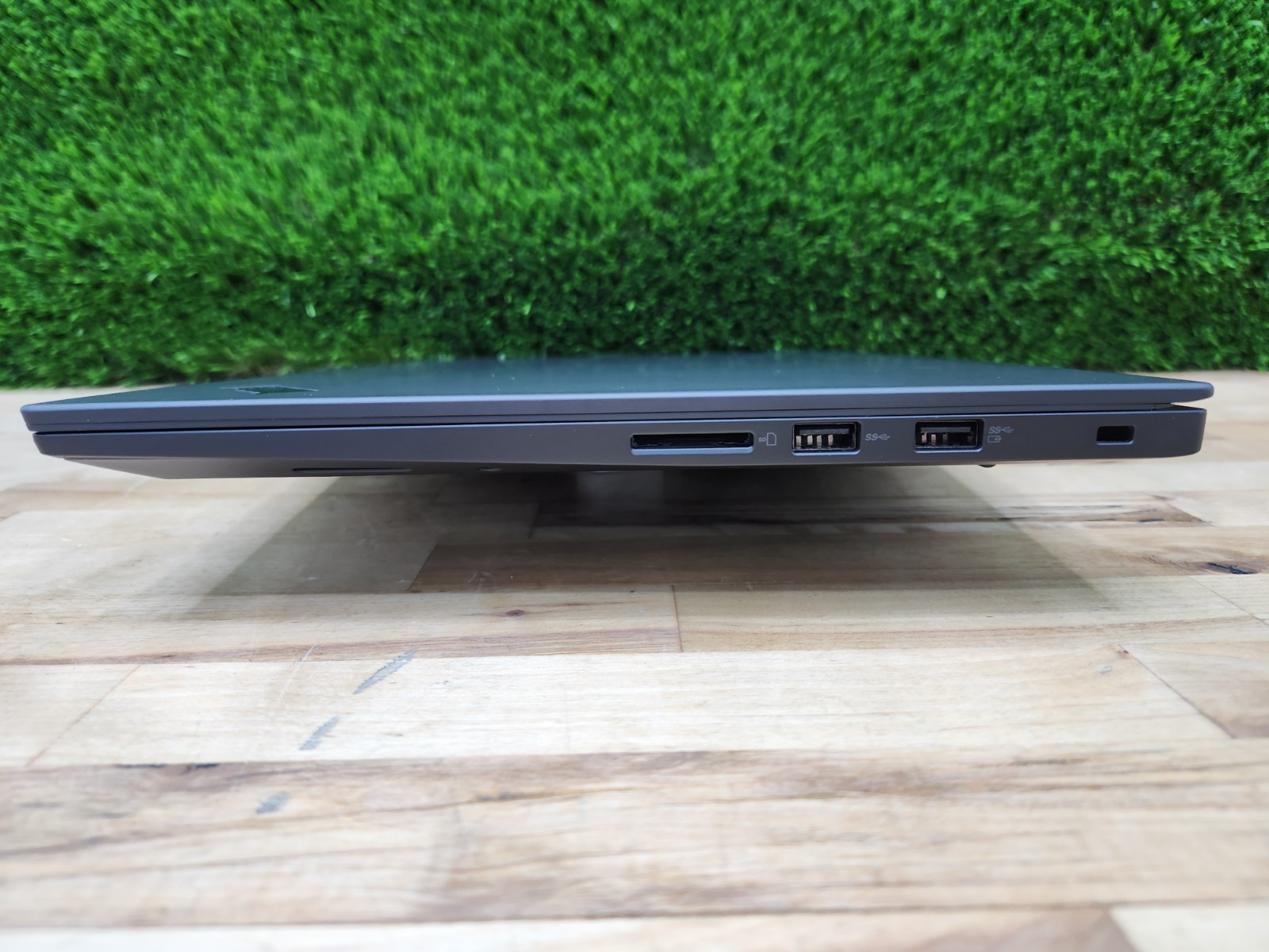 Lenovo ThinkPad P1 Gen 3 15.6″ 4K Touchscreen i9-10885H 32GB 512GB SSD T2000 ~