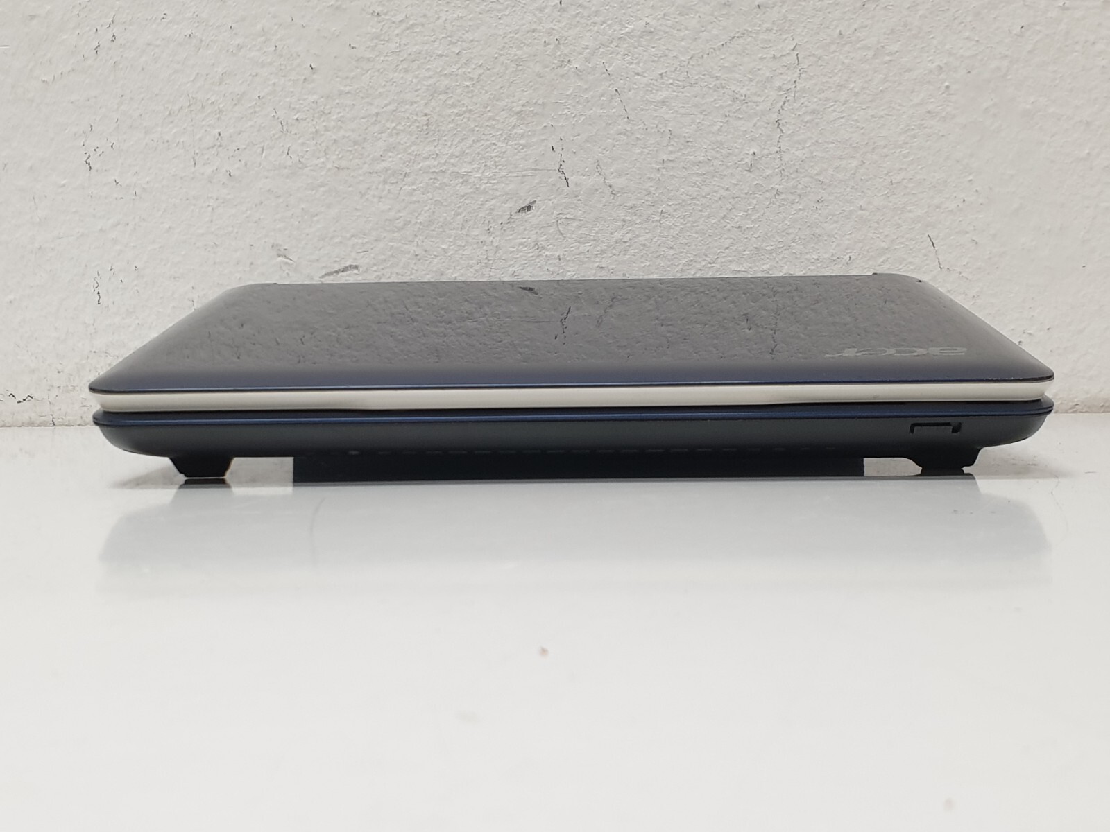 Acer Aspire ONE Mini Notebook Windows XP 160GB 1.5GB Laptop WEBCAM VGA 8.9″