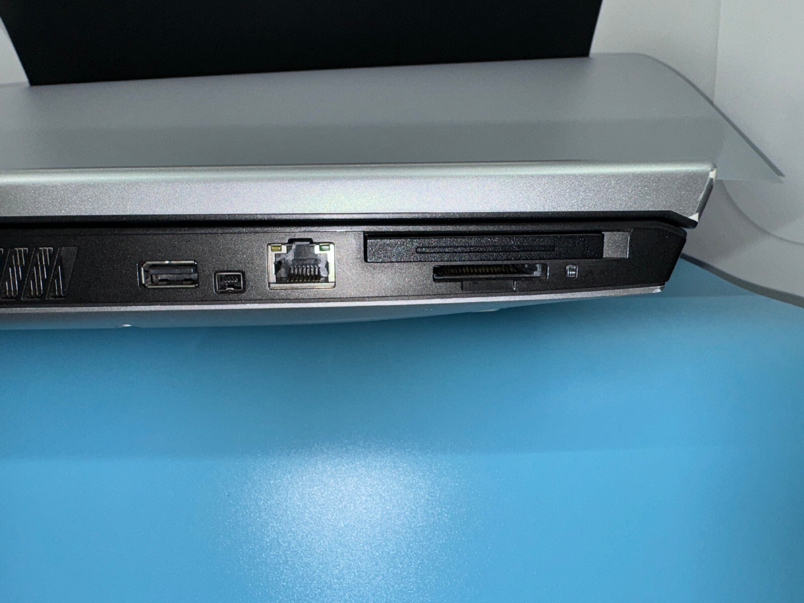 LAPTOP LENOVO – MODELO 3000 N200 – FOR PARTS – NON DISK