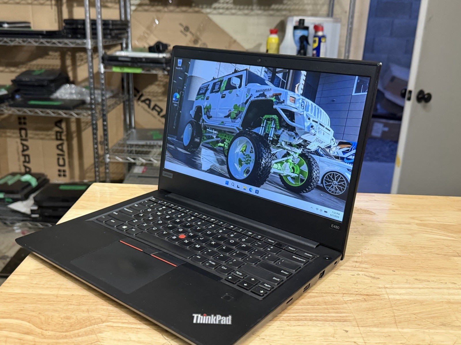Lenovo ThinkPad E480 14″, i5-7200U 8 GB RAM, 256GB SSD Win 11 Pro.