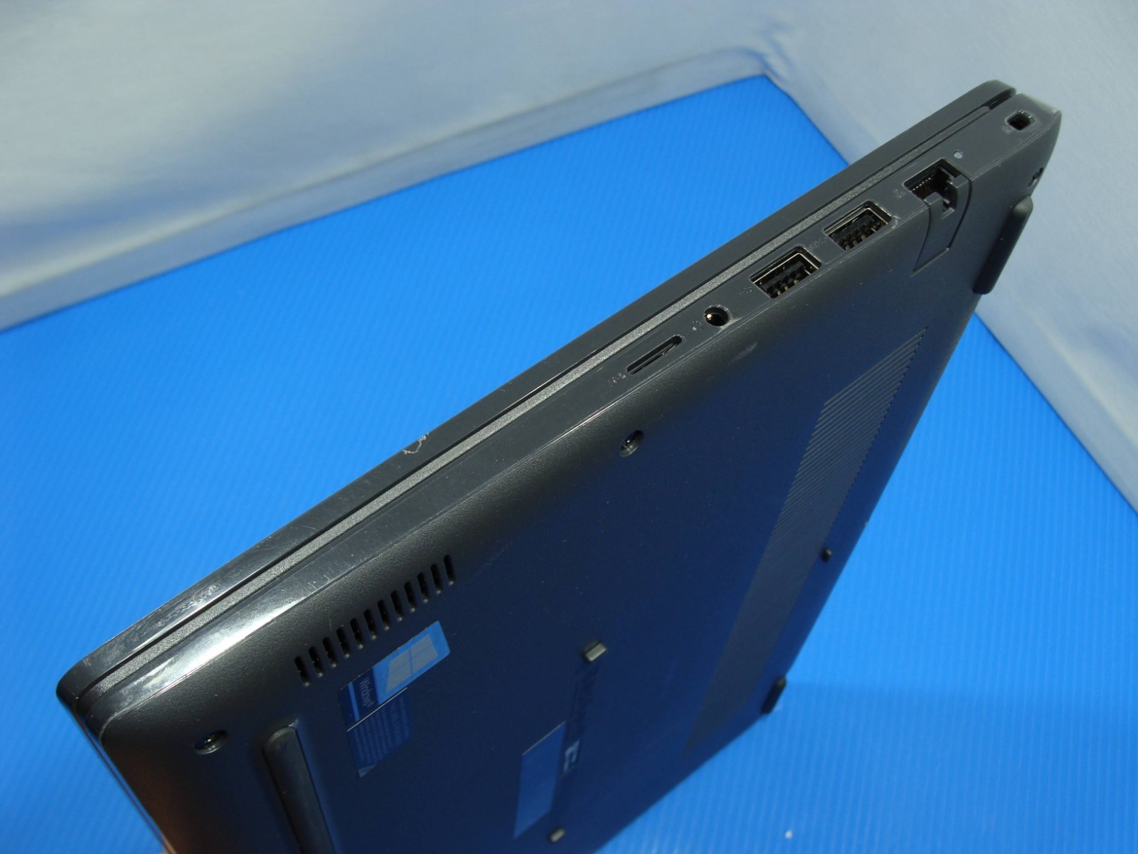 Dell Latitude 3410 14″FHD Intel Core i5-10210U 1.6GHz 8GB 256GB SSD Win11Pro +PA