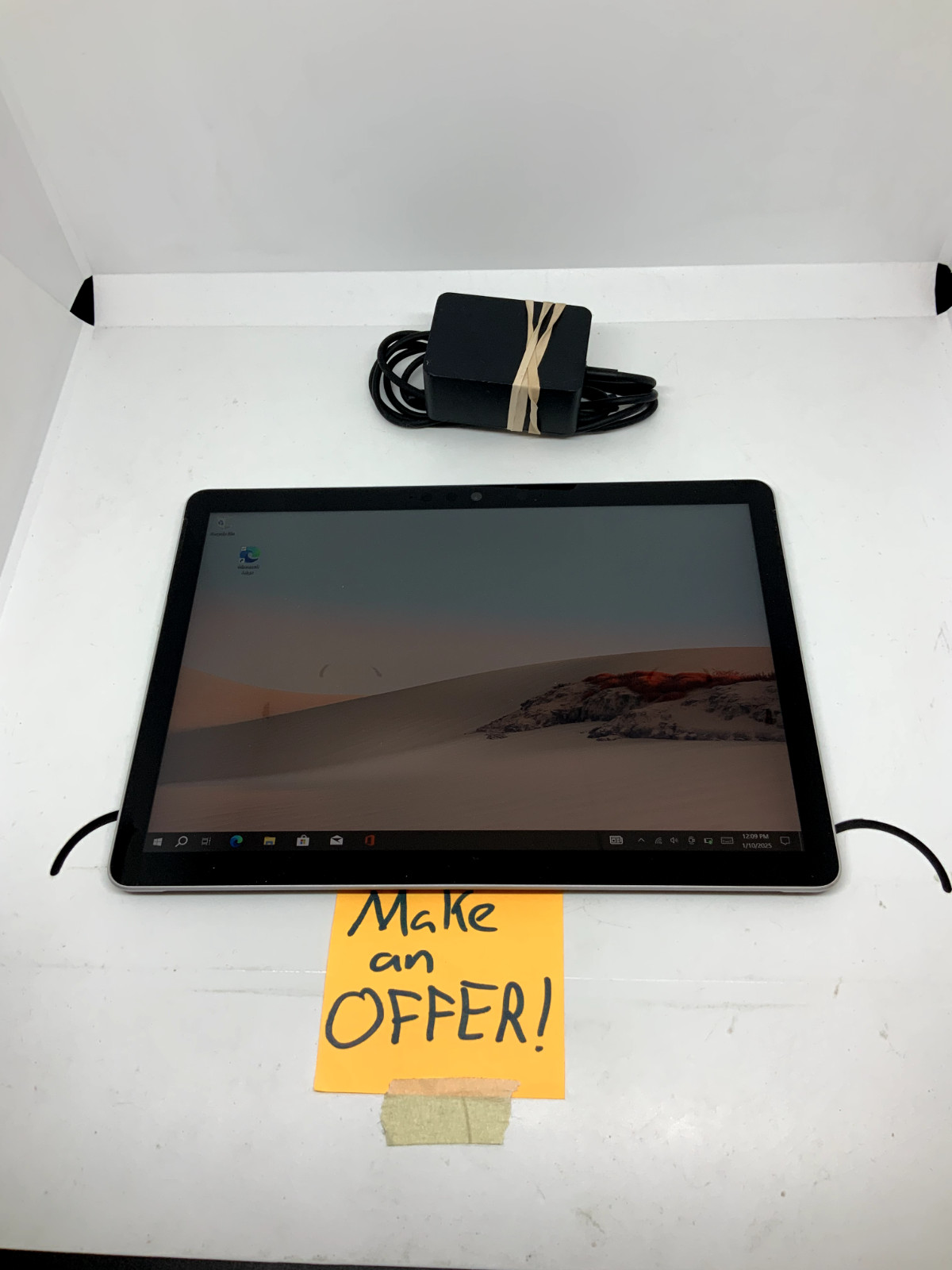 Microsoft Surface Go 2 (10.5″, Intel Pentium 4425Y, 4GB, 64GB, 1926) w/ Charger