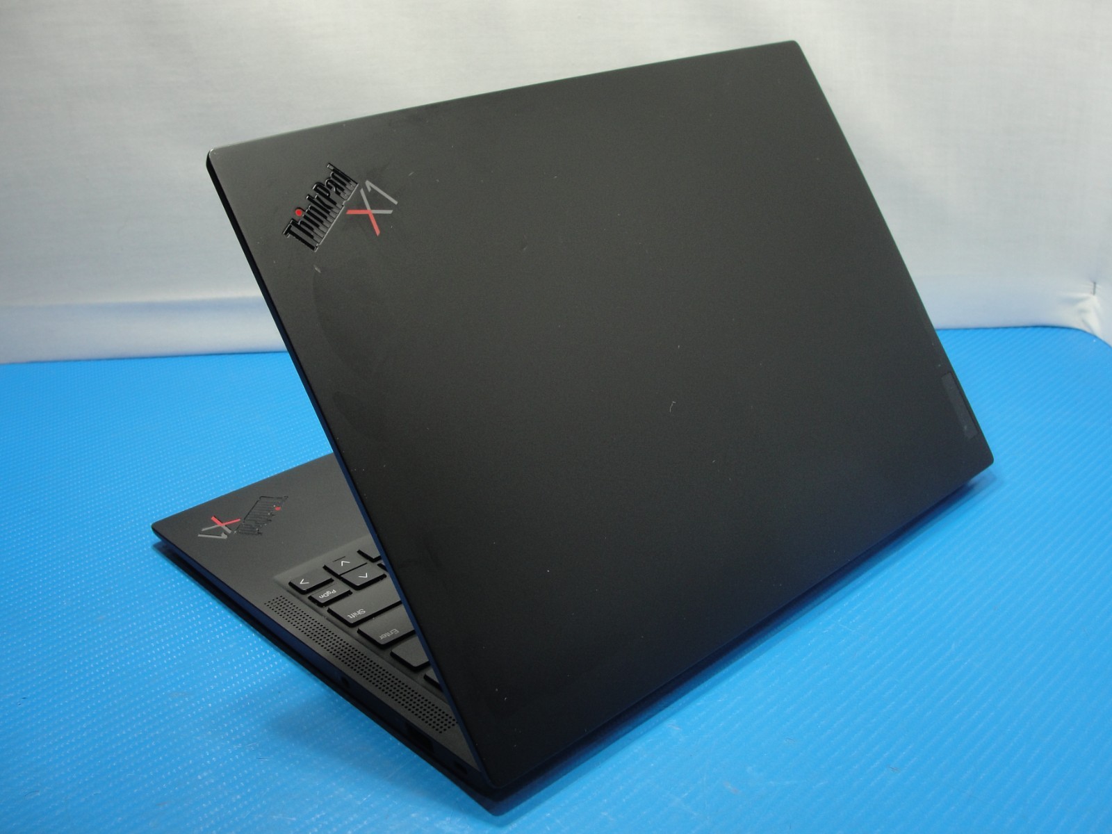 Lenovo ThinkPad X1 Carbon Gen 11 14″ FHD Touch i7-1365U 1.8GHz 16GB 1TB +Charger