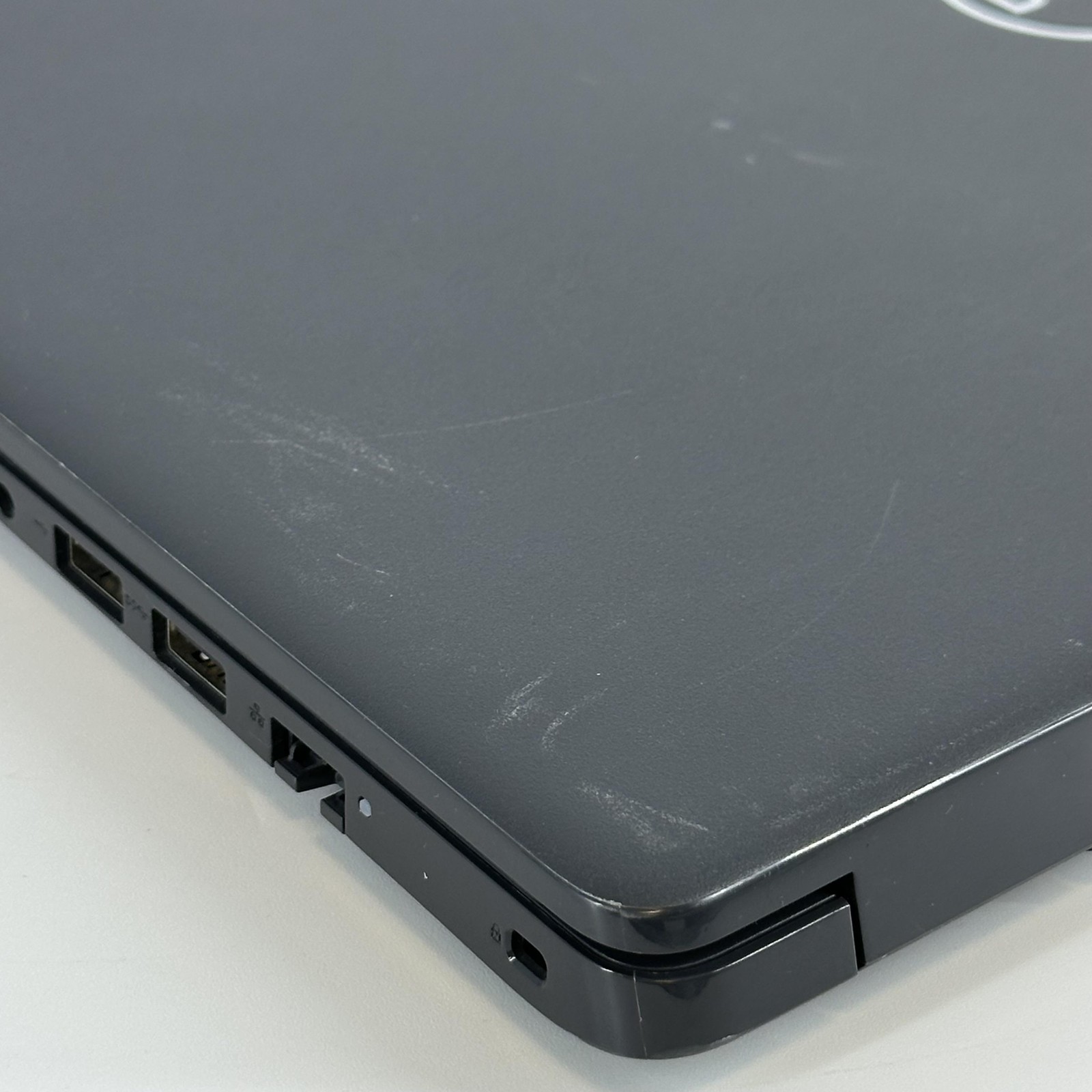 Dell Latitude 3510 15.6 Gray FHD i7-10510U 1.80GHz 16GB RAM 256GB SSD Good