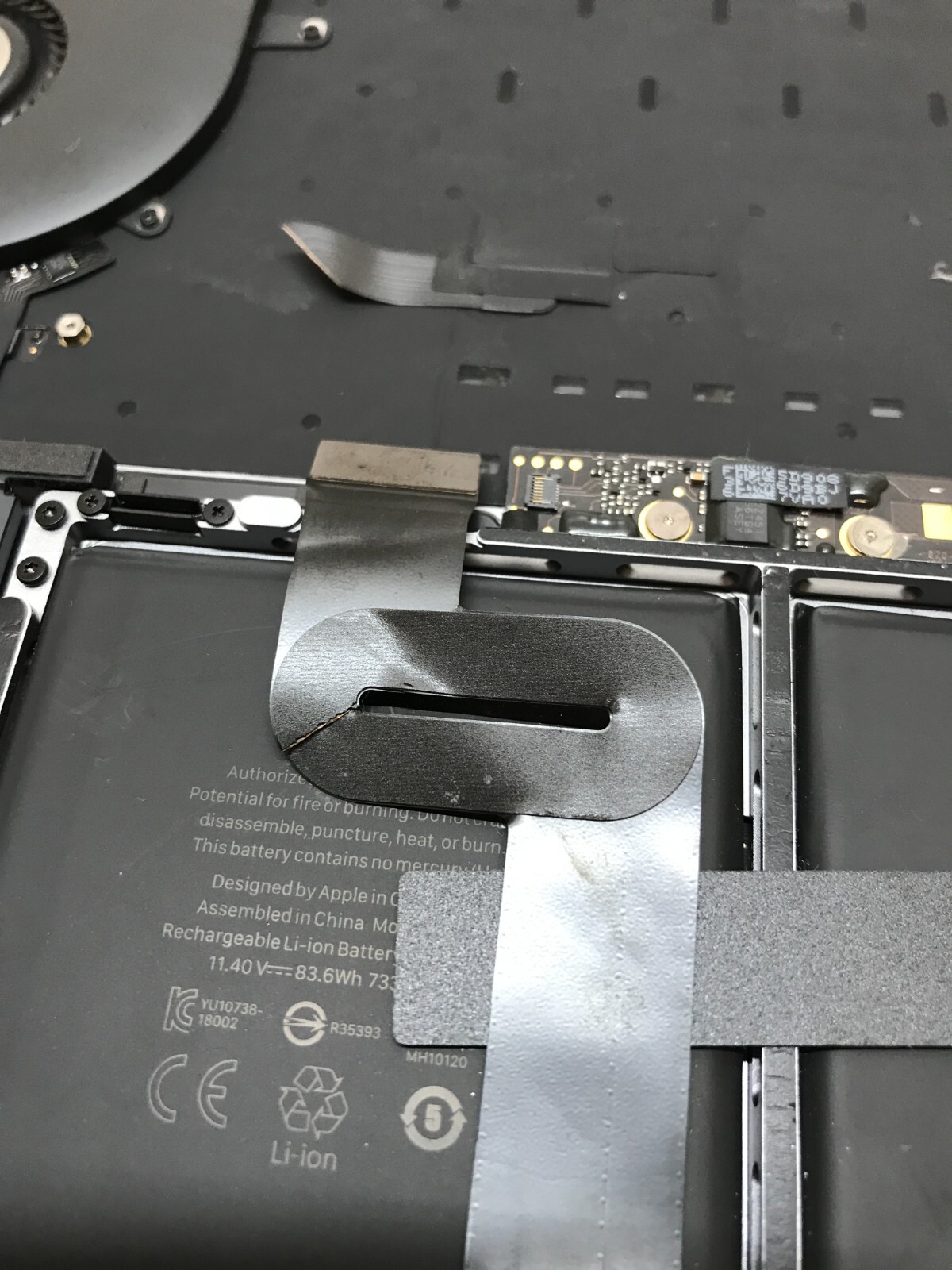 Apple MacBook Pro Touch/2018 A1990 Palmrest NO MOTHERBOARD For Parts/Repair- -DW