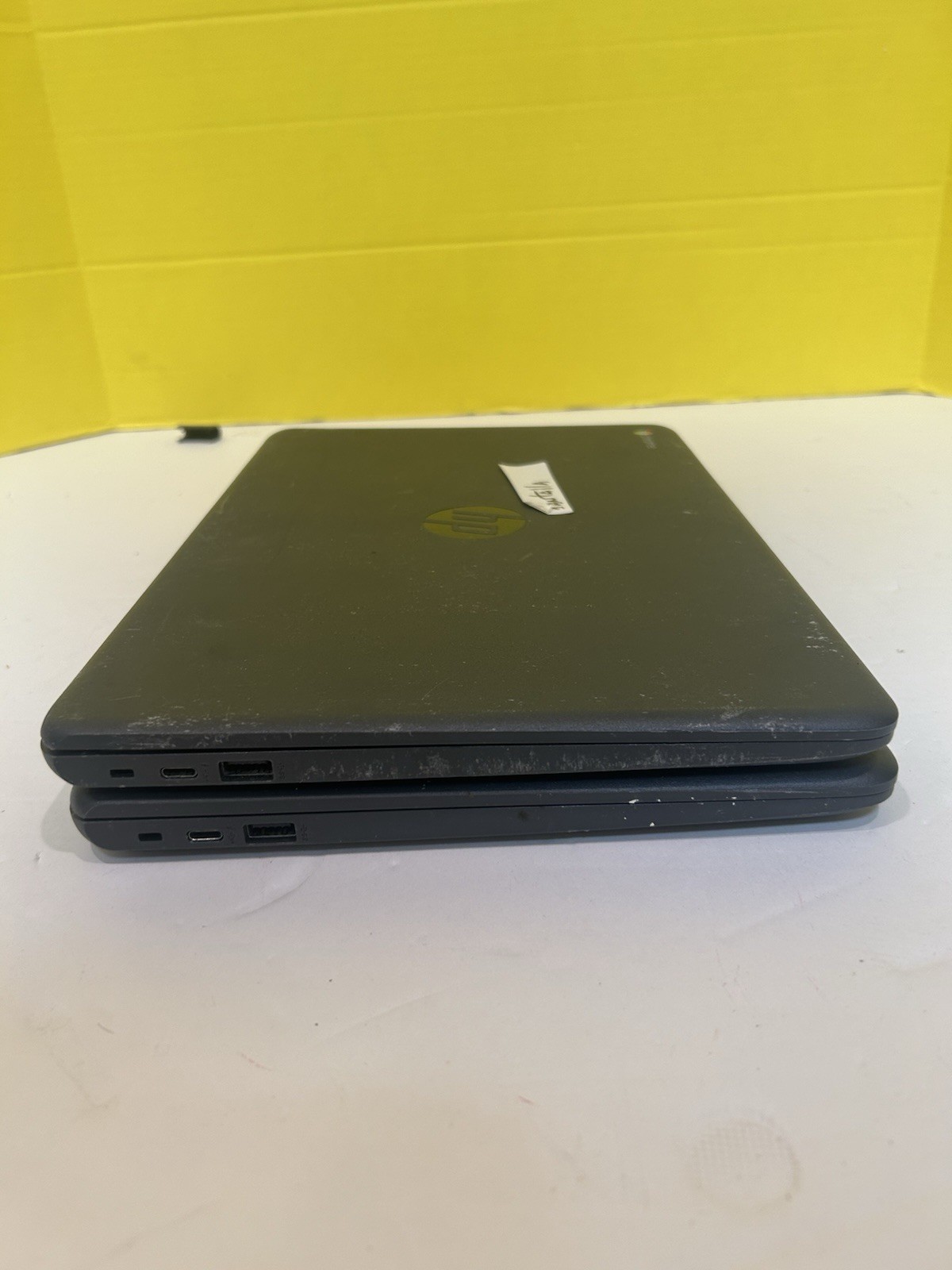 Lot of 2 HP Chromebook 14 G5 14″ For Parts Repair No Chargers