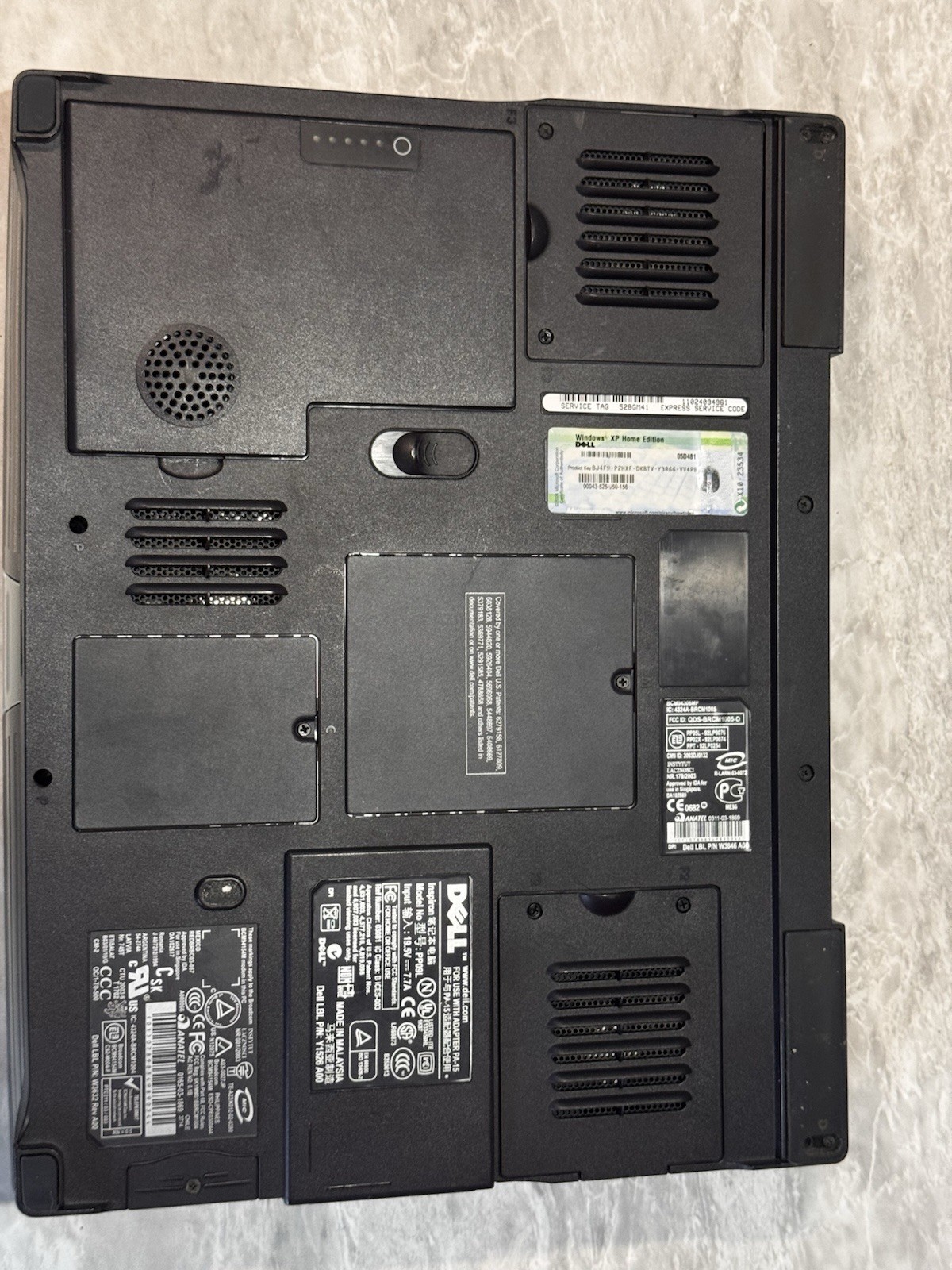 Dell Inspiron 9100 Pentium 4HT 2.8GHz 512MB RAM 40GB 15.4″ ATi Radeon 9700 XP